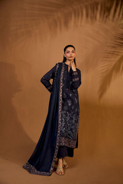 Sobia Nazir | Winter Shawl 25 | Design 7B - Formal Dress - available at Maria Faisal in UK and USA.