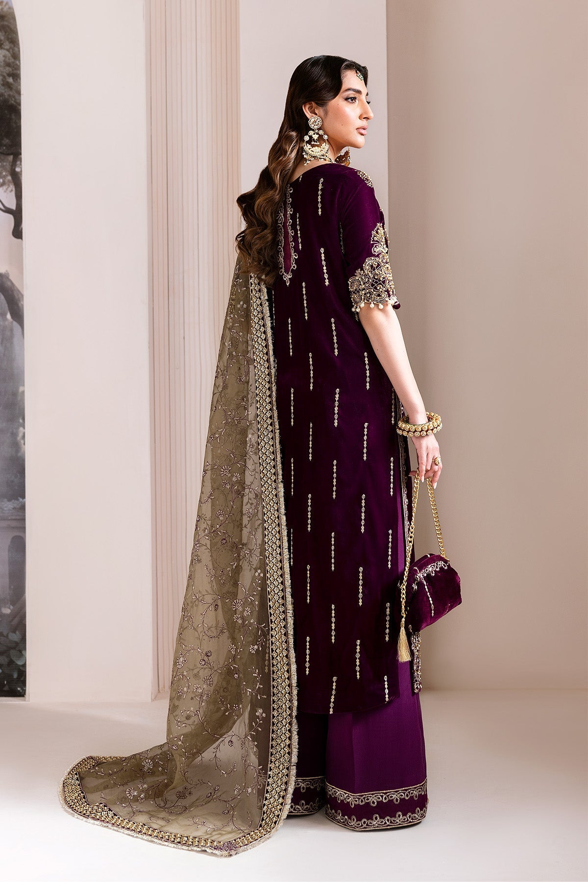 Zarlish – authentic Pakistani dress from the Makhmal Luxury Velvet Edit collection for women in the UK