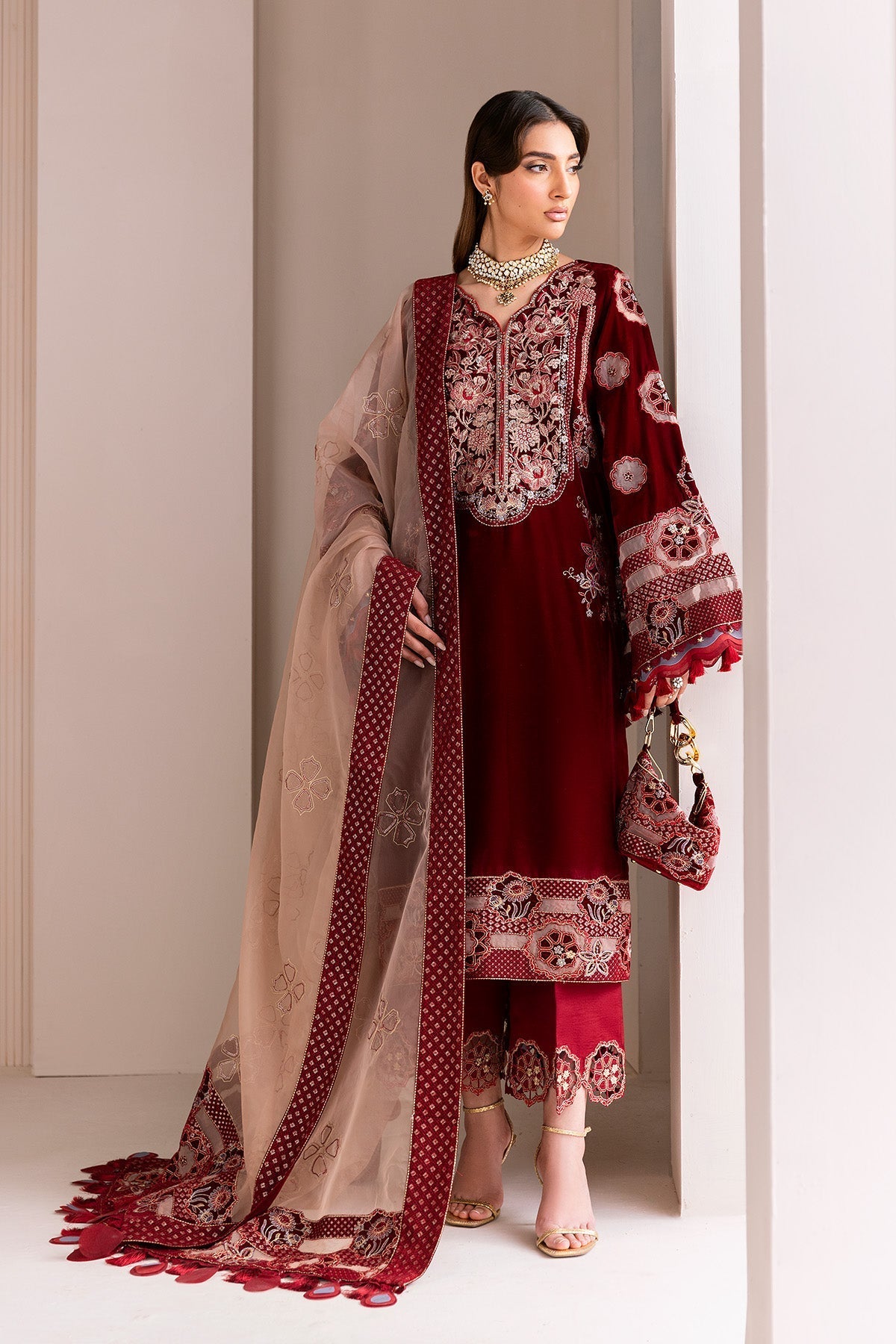 Velzari – authentic Pakistani dress from the Makhmal Luxury Velvet Edit collection for women in the UK