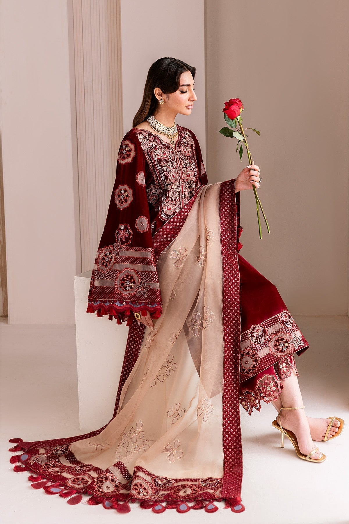 Velzari – authentic Pakistani dress from the Makhmal Luxury Velvet Edit collection for women in the UK