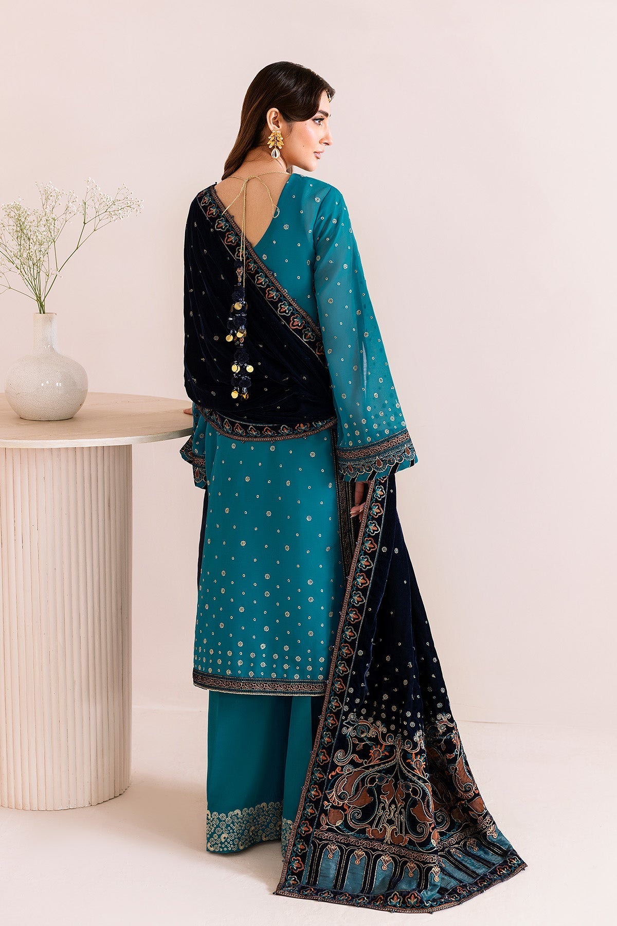 Nelofer – authentic Pakistani dress from the Makhmal Luxury Velvet Edit collection for women in the UK