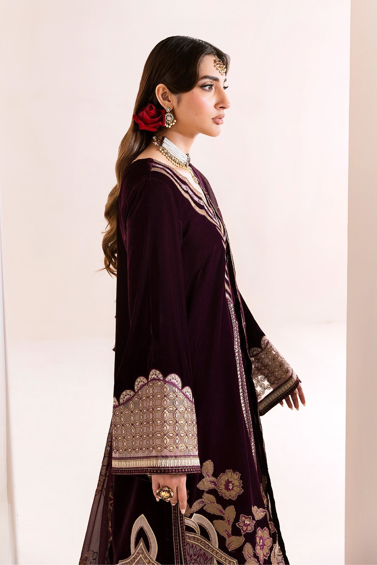 Mehree – authentic Pakistani dress from the Makhmal Luxury Velvet Edit collection for women in the UK
