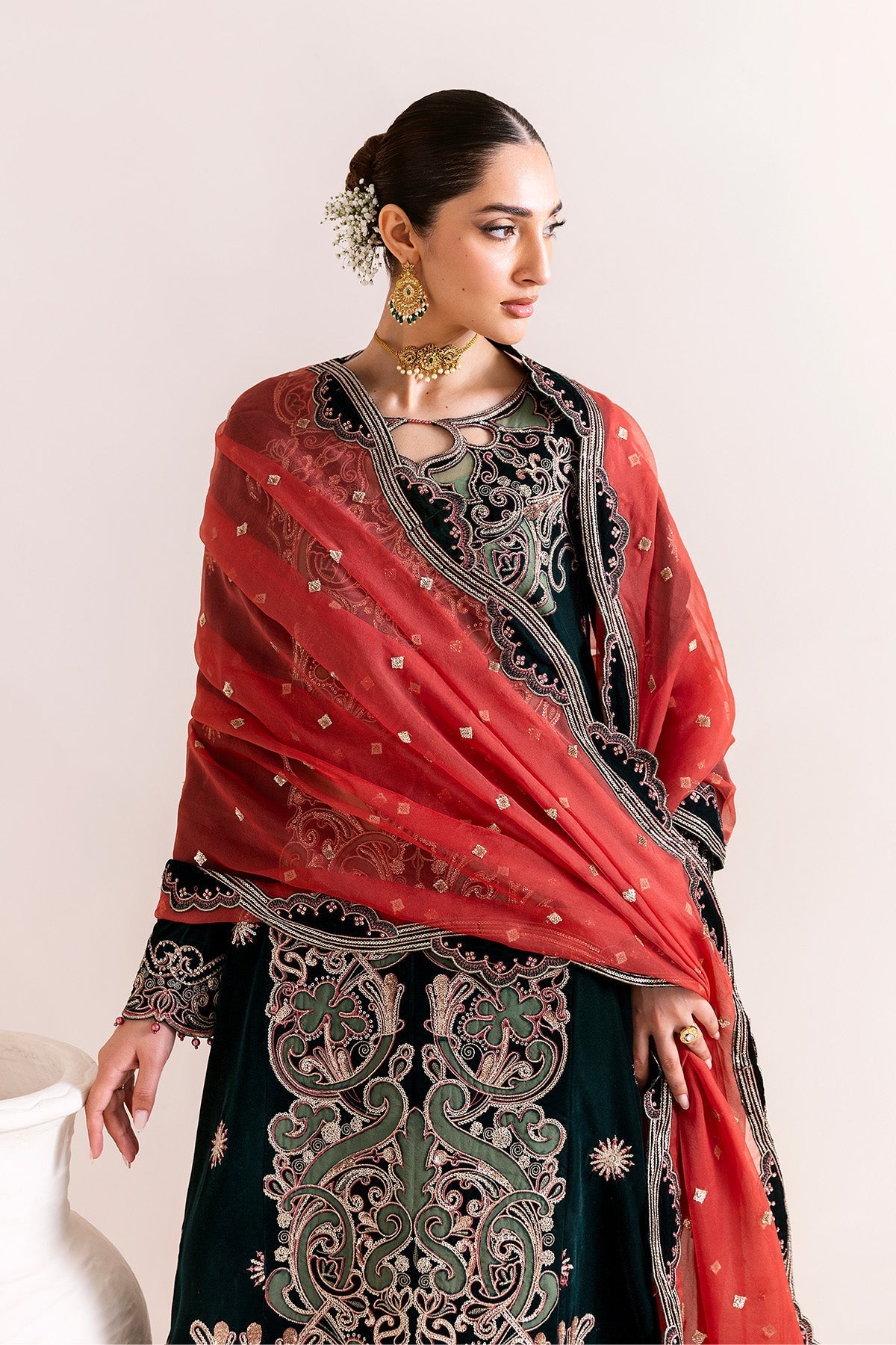 Kiswa – authentic Pakistani dress from the Makhmal Luxury Velvet Edit collection for women in the UK