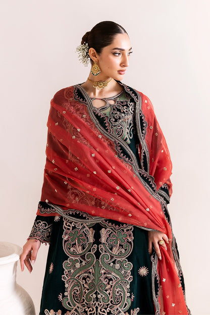Kiswa – authentic Pakistani dress from the Makhmal Luxury Velvet Edit collection for women in the UK