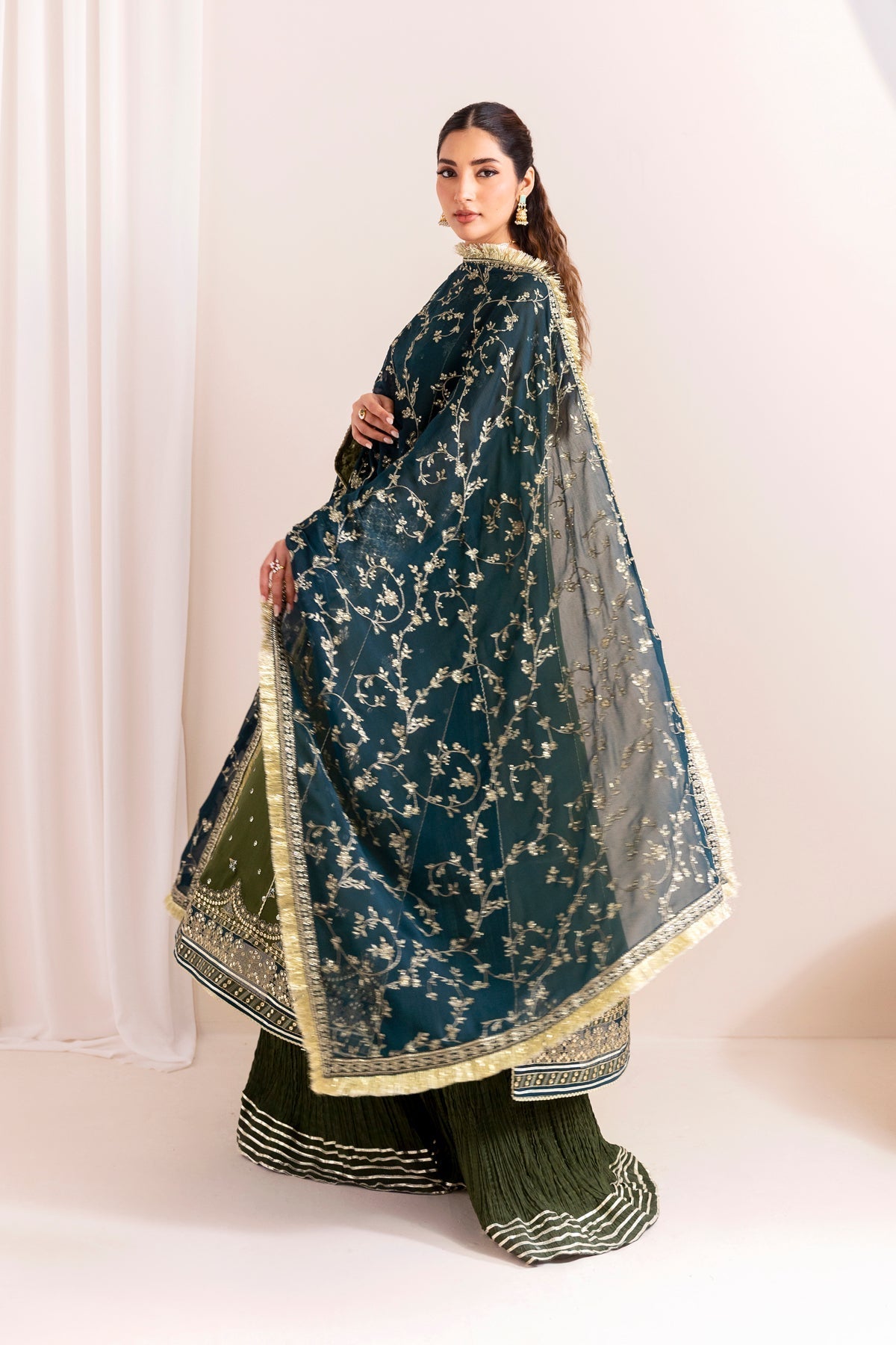 MAHVASH – authentic Pakistani dress from the Luxury Formals 25 collection for women in the UK
