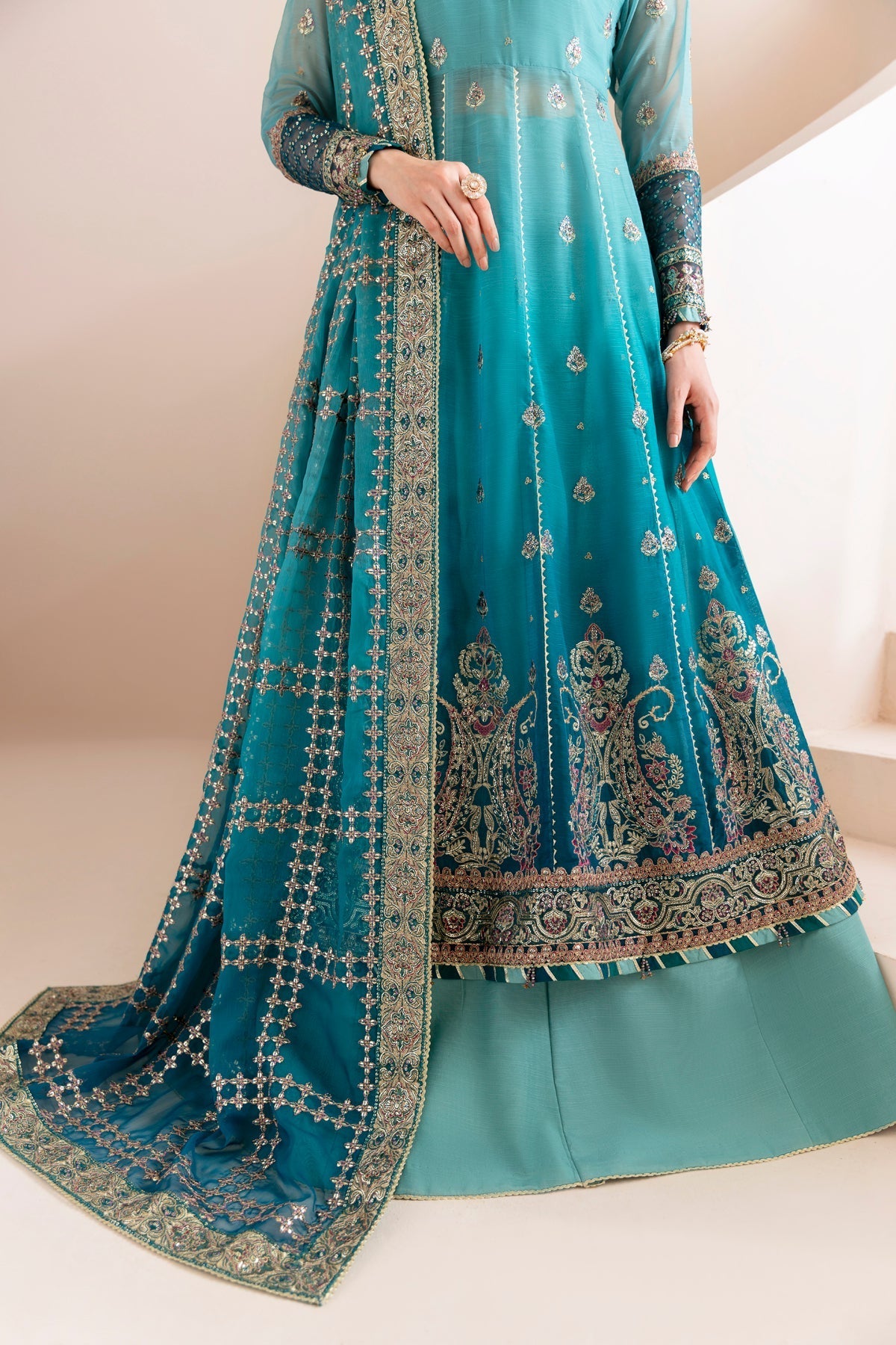 HAVENA – authentic Pakistani dress from the Luxury Formals 25 collection for women in the UK