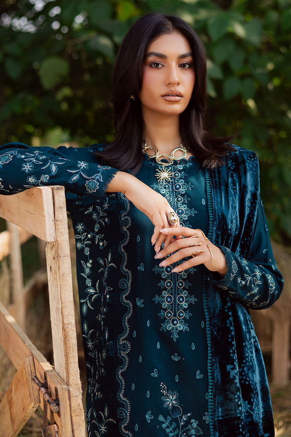 NE-186 – authentic Pakistani dress from the Exclusive Leather Peach collection for women in the UK