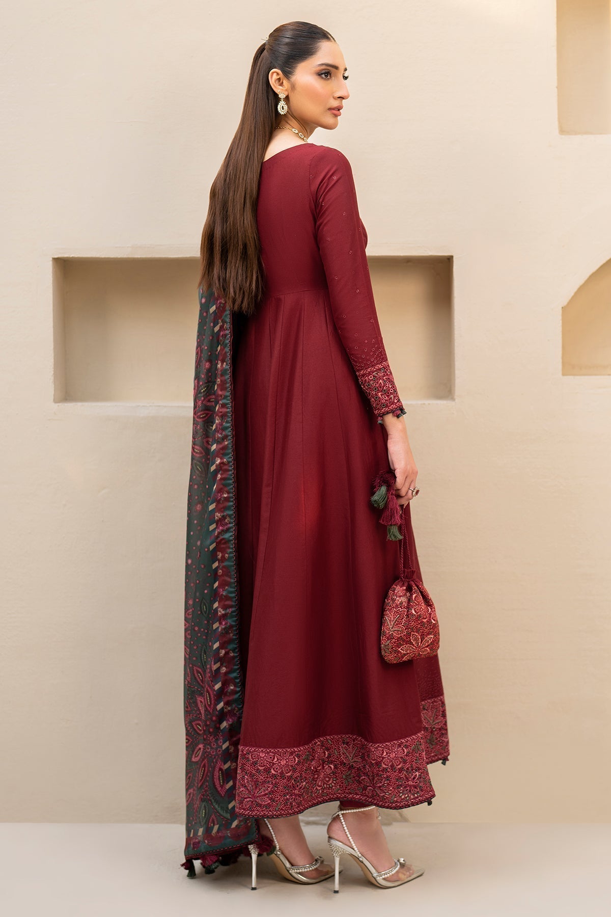 Jazmin | Irish Lawn SS 24 | D7 - Maria Faisal. 