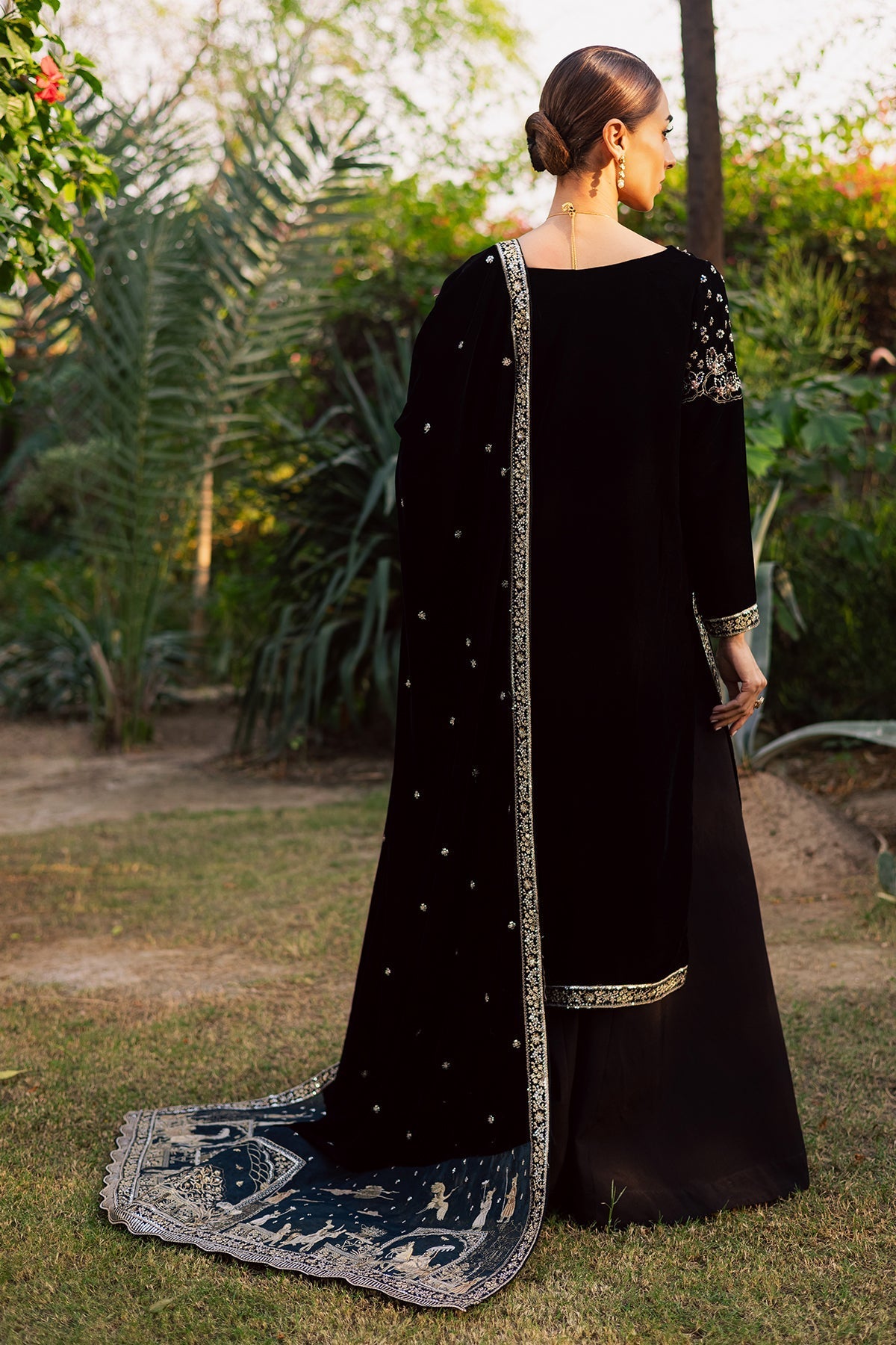 NW-118 – authentic Pakistani dress from the Maya Velvet collection for women in the UK