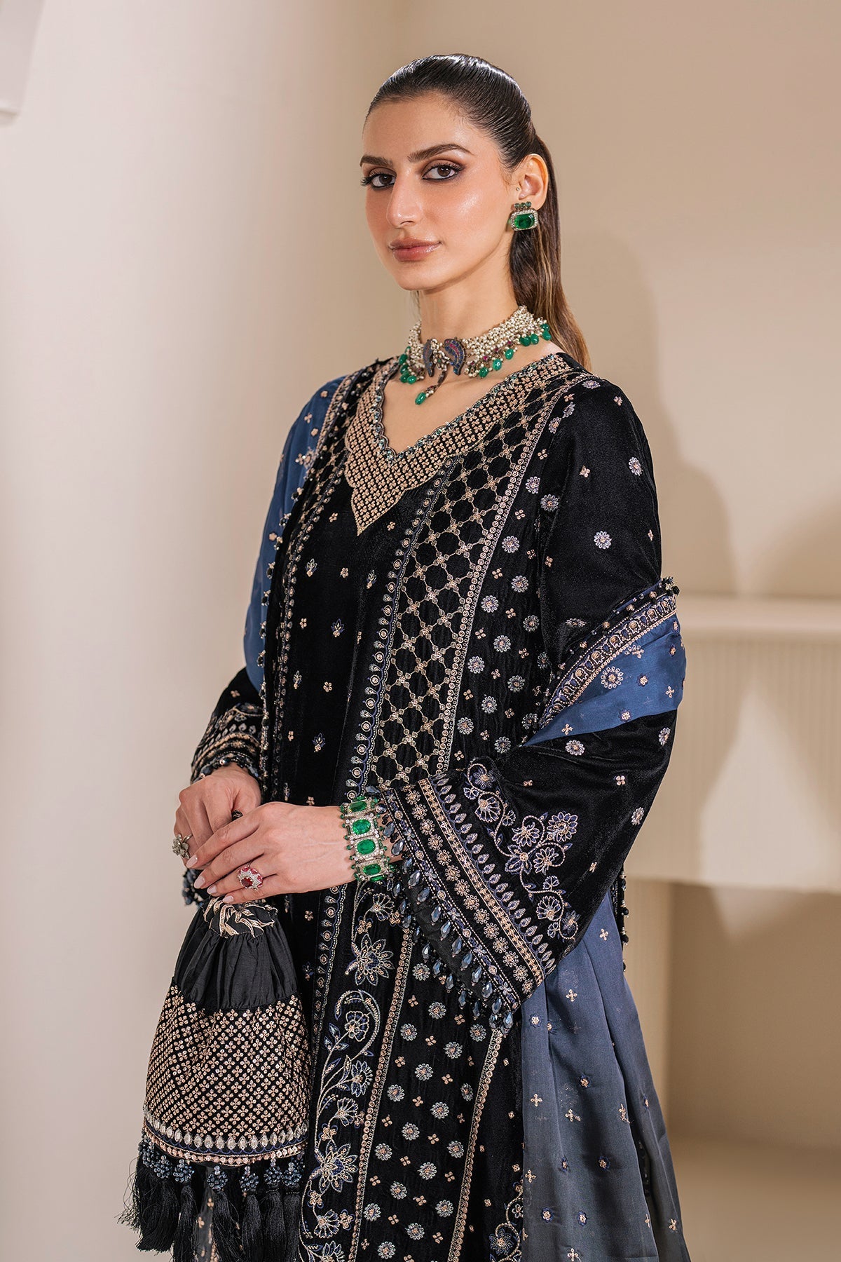 Baroque | Jahanara Luxury Velvet 24 | UF-755 - Designer Dress with Intricate embroidery and embellishments. Shop elegent wedding dress at Maria Faisal.