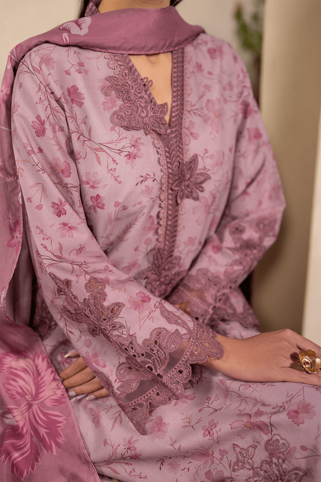 Iznik | Festive Lawn 25 | EFL-04 by Maria Faisal - Registered Vendor of : Iznik - type : Ladies Clothes - 100% original wedding dresses