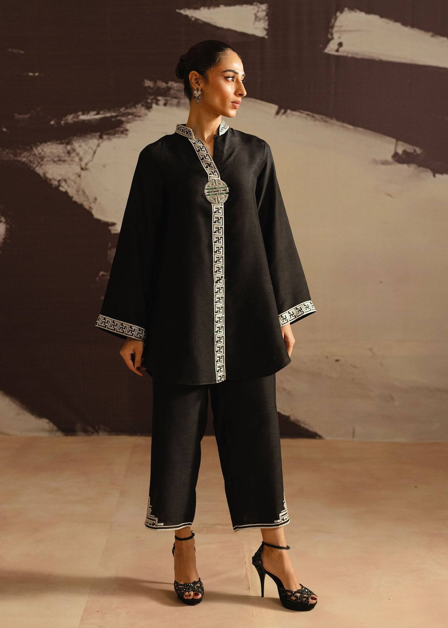 Mahgul | Eye of Cemal | Oriental Noir by Maria Faisal - Registered Vendor of : Mahgul - type : Ladies Clothes - 100% original wedding dresses