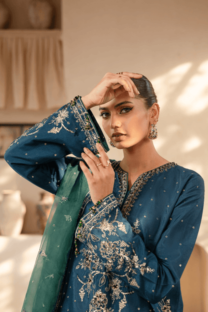 Emaan Adeel | Noore Festive Formals | LAVEEN by Maria Faisal - Registered Vendor of : Emaan Adeel - type : Ladies Clothes - 100% original wedding dresses