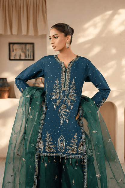 Emaan Adeel | Noore Festive Formals | LAVEEN by Maria Faisal - Registered Vendor of : Emaan Adeel - type : Ladies Clothes - 100% original wedding dresses