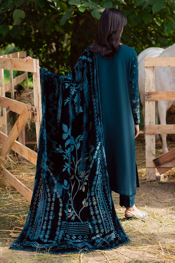 NE-186 – authentic Pakistani dress from the Exclusive Leather Peach collection for women in the UK