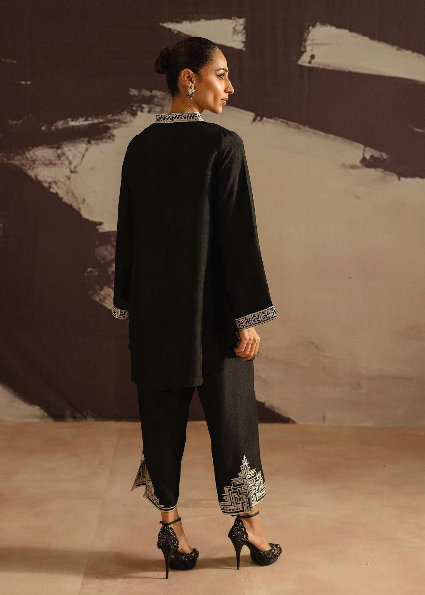 Mahgul | Eye of Cemal | Oriental Noir by Maria Faisal - Registered Vendor of : Mahgul - type : Ladies Clothes - 100% original wedding dresses