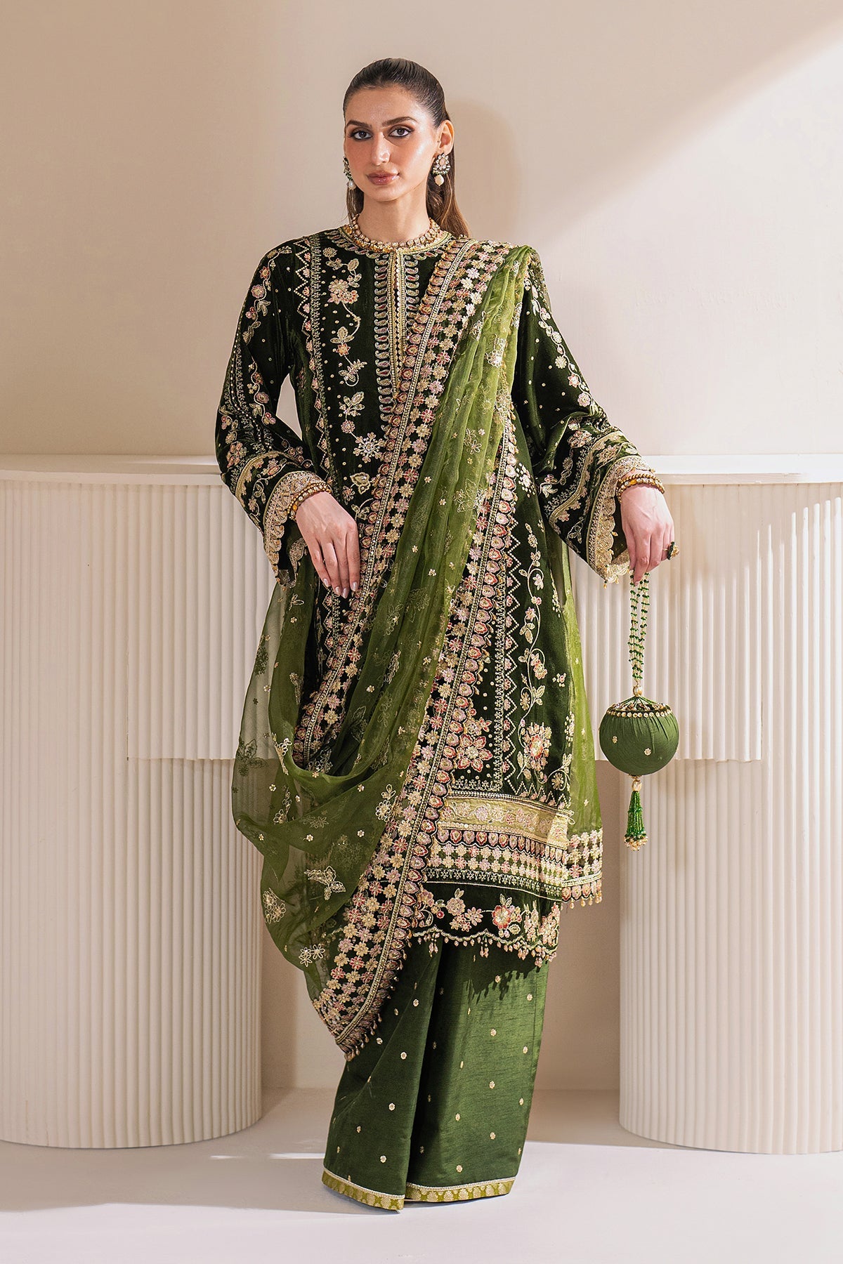 Baroque | Jahanara Luxury Velvet 24 | UF-756 - Designer Dress with Intricate embroidery and embellishments. Shop elegent wedding dress at Maria Faisal.