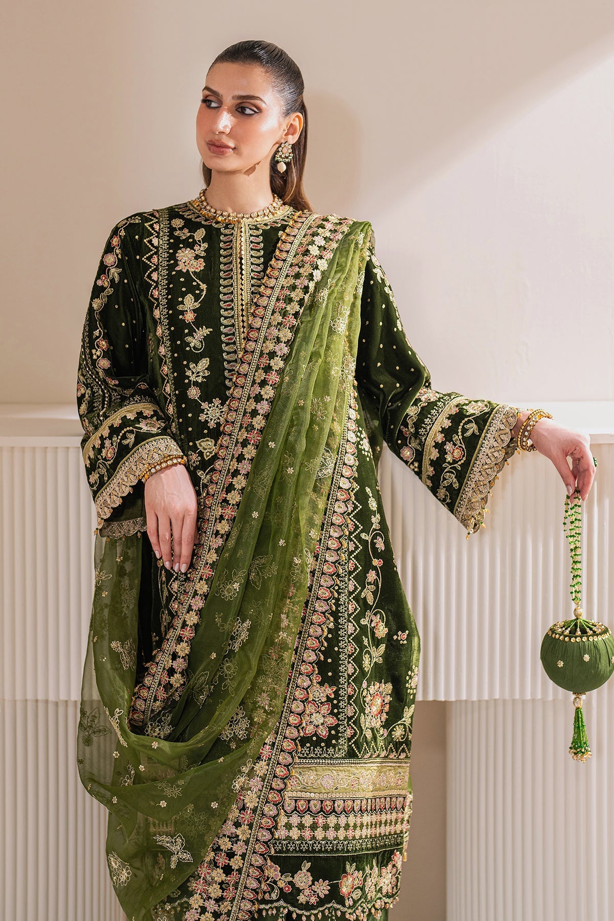 Baroque | Jahanara Luxury Velvet 24 | UF-756 - Designer Dress with Intricate embroidery and embellishments. Shop elegent wedding dress at Maria Faisal.