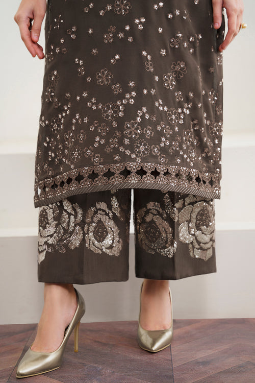 Baroque | Luxury Pret 24 | CHIFFON UF-524 - Designer Dress with Intricate embroidery and embellishments. Shop elegent wedding dress at Maria Faisal.