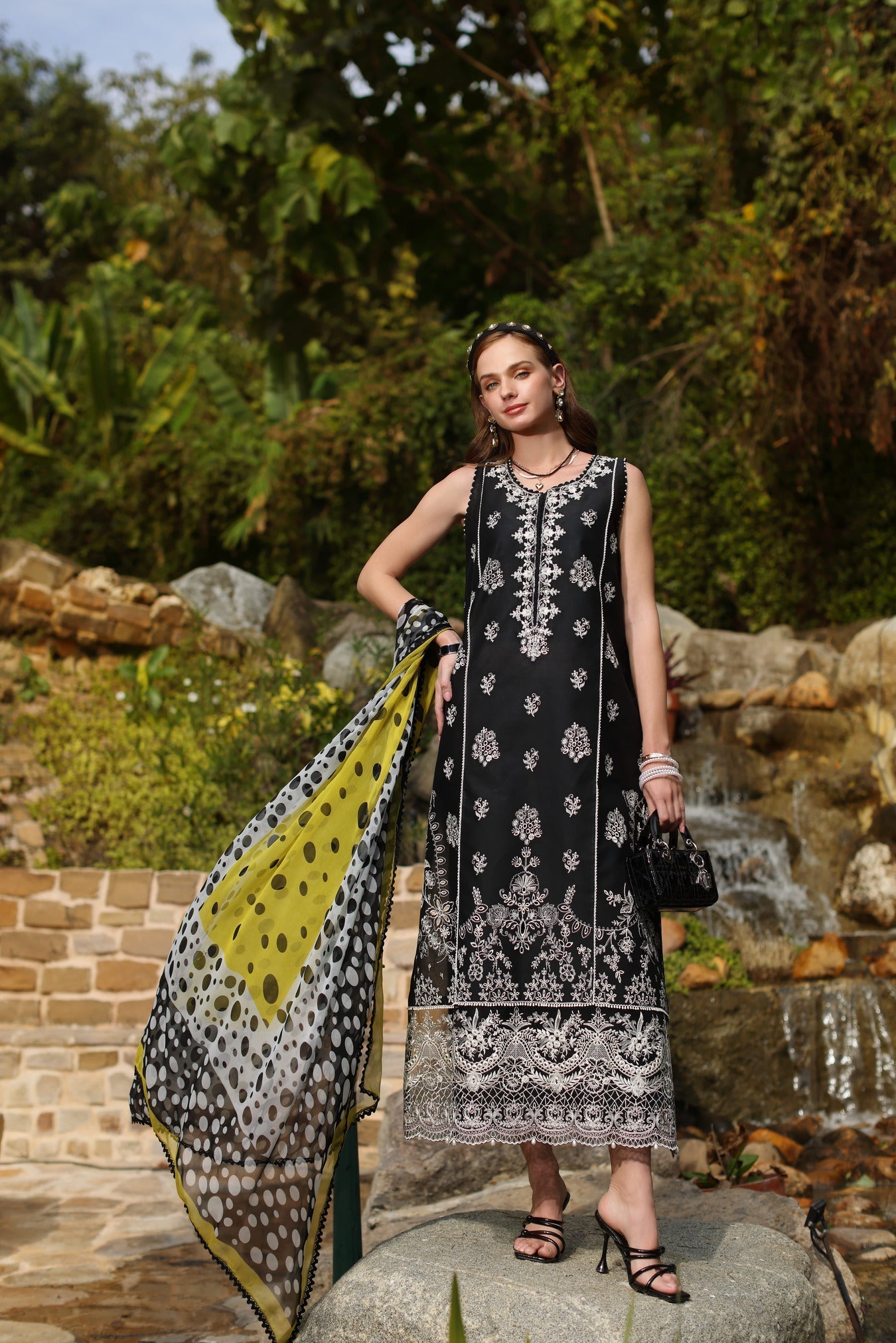 Noor by Saadia Asad | Luxe Chikankari 25 | D3-B by Maria Faisal - Registered Vendor of : Noor by Saadia Asad - type : Ladies Clothes - 100% original wedding dresses