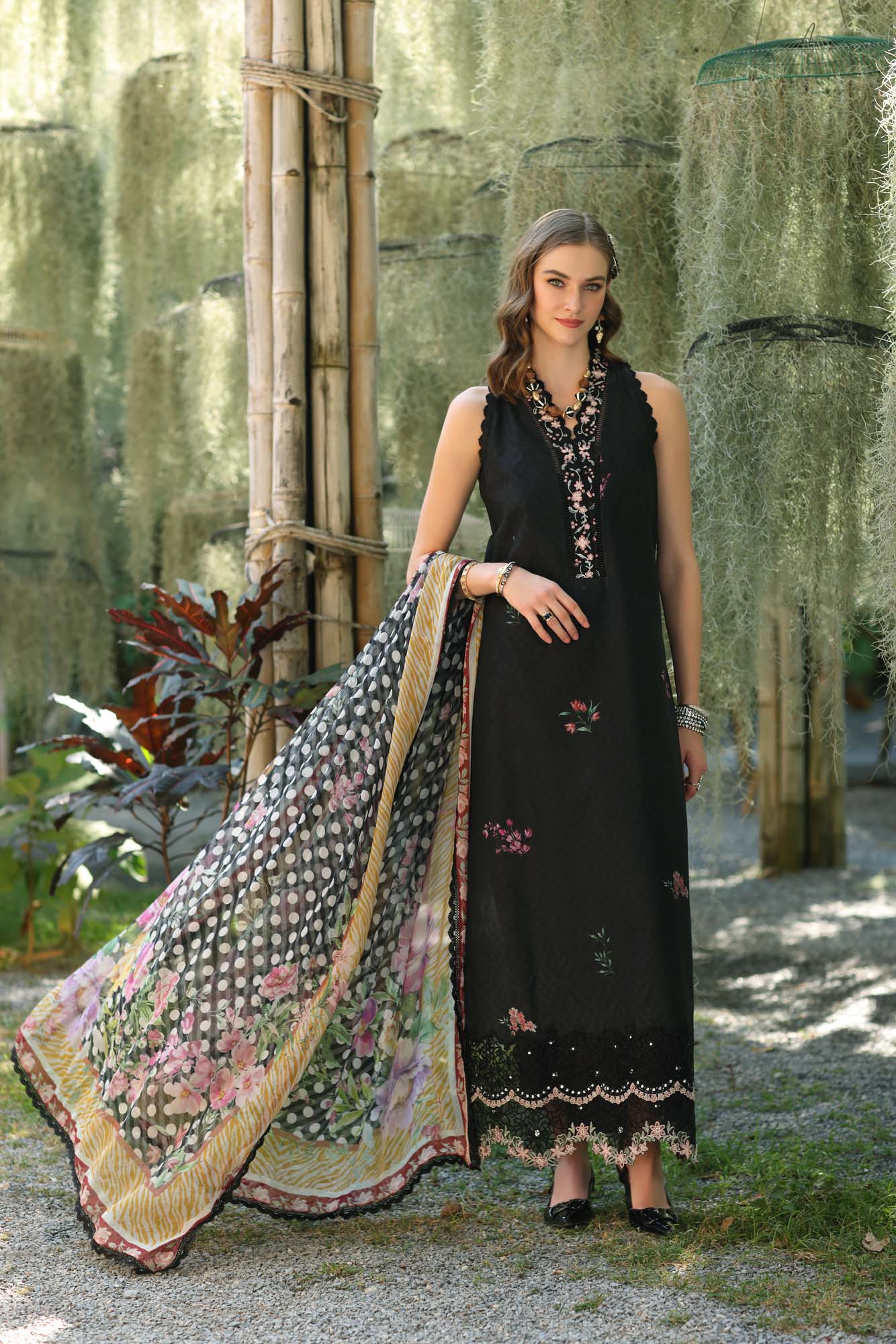 Noor by Saadia Asad | Eid Luxe Printedkari | D10-B by Maria Faisal - Registered Vendor of : Noor by Saadia Asad - type : Ladies Clothes - 100% original wedding dresses