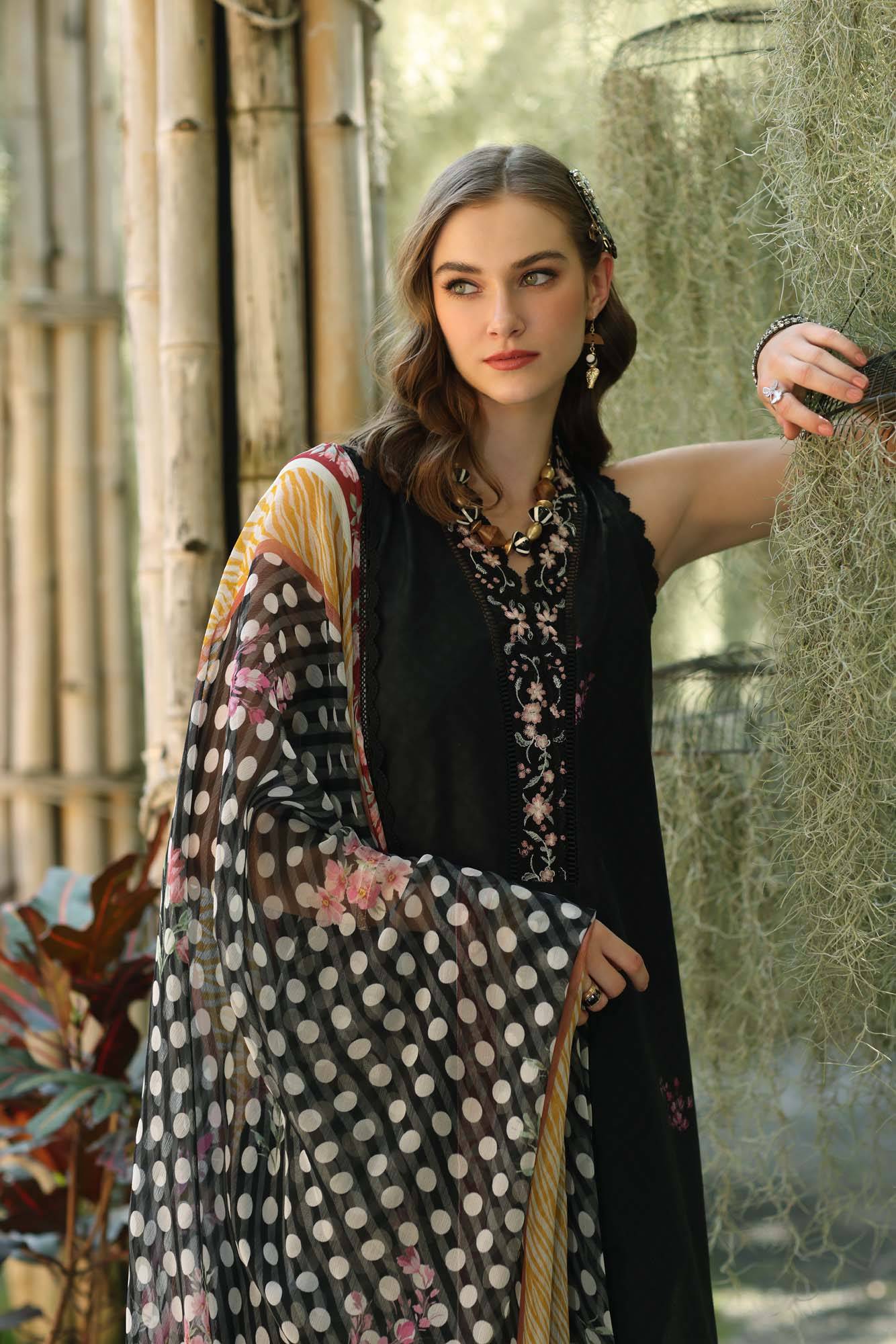 Noor by Saadia Asad | Eid Luxe Printedkari | D10-B by Maria Faisal - Registered Vendor of : Noor by Saadia Asad - type : Ladies Clothes - 100% original wedding dresses