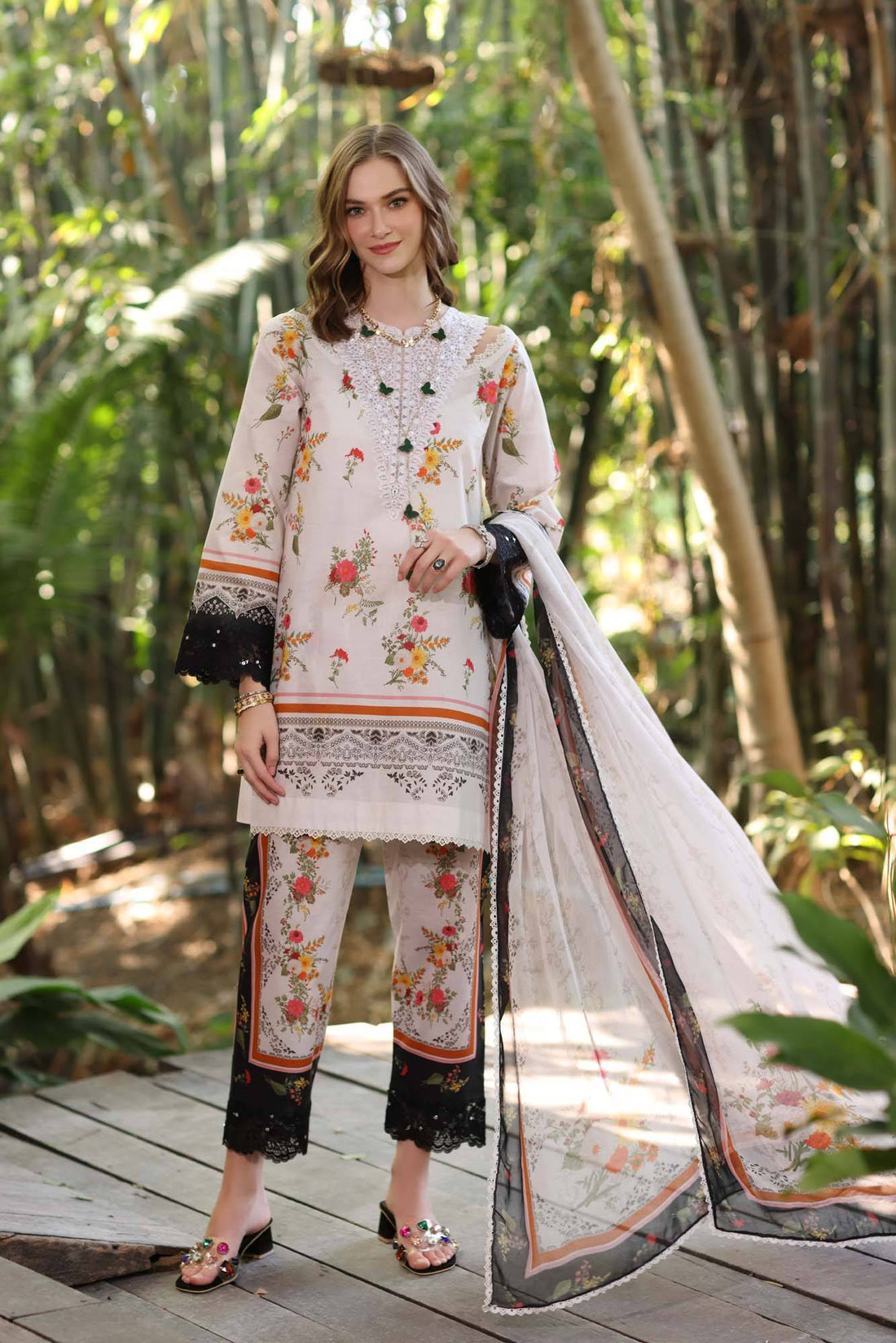 Noor by Saadia Asad | Eid Luxe Printedkari | D4-B by Maria Faisal - Registered Vendor of : Noor by Saadia Asad - type : Ladies Clothes - 100% original wedding dresses