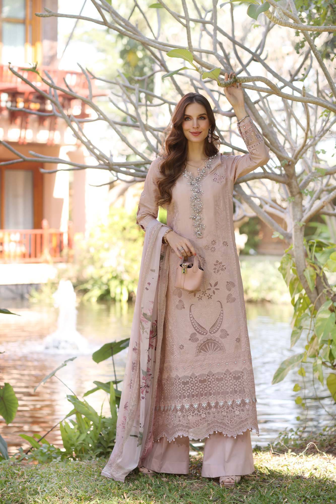 Noor by Saadia Asad | Eid Luxury Laserkari 25 | D6-B by Maria Faisal - Registered Vendor of : Noor by Saadia Asad - type : Ladies Clothes - 100% original wedding dresses
