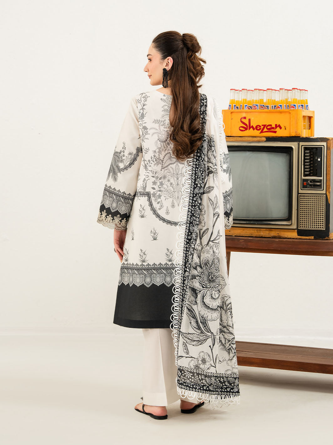 Mahnur | Anaya Lawn | ANA-005 - Luxury Dress - available at Maria Faisal in UK and USA.