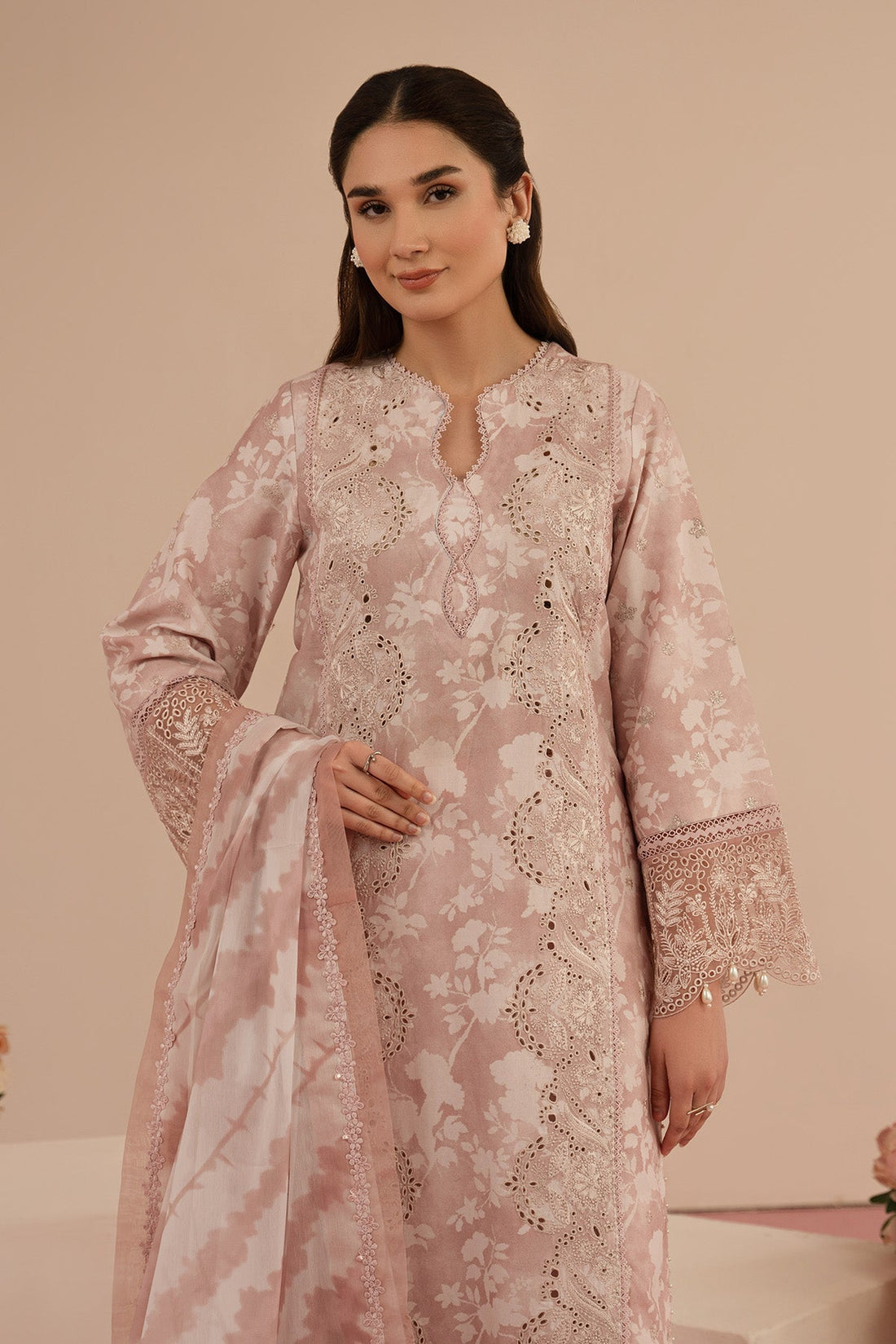 Afrozeh Floral Charm 25 Myrtle – Pink Pakistani Dress with intricate embroidery and embellishments. Shop elegant Asian dresses at Maria Faisal.