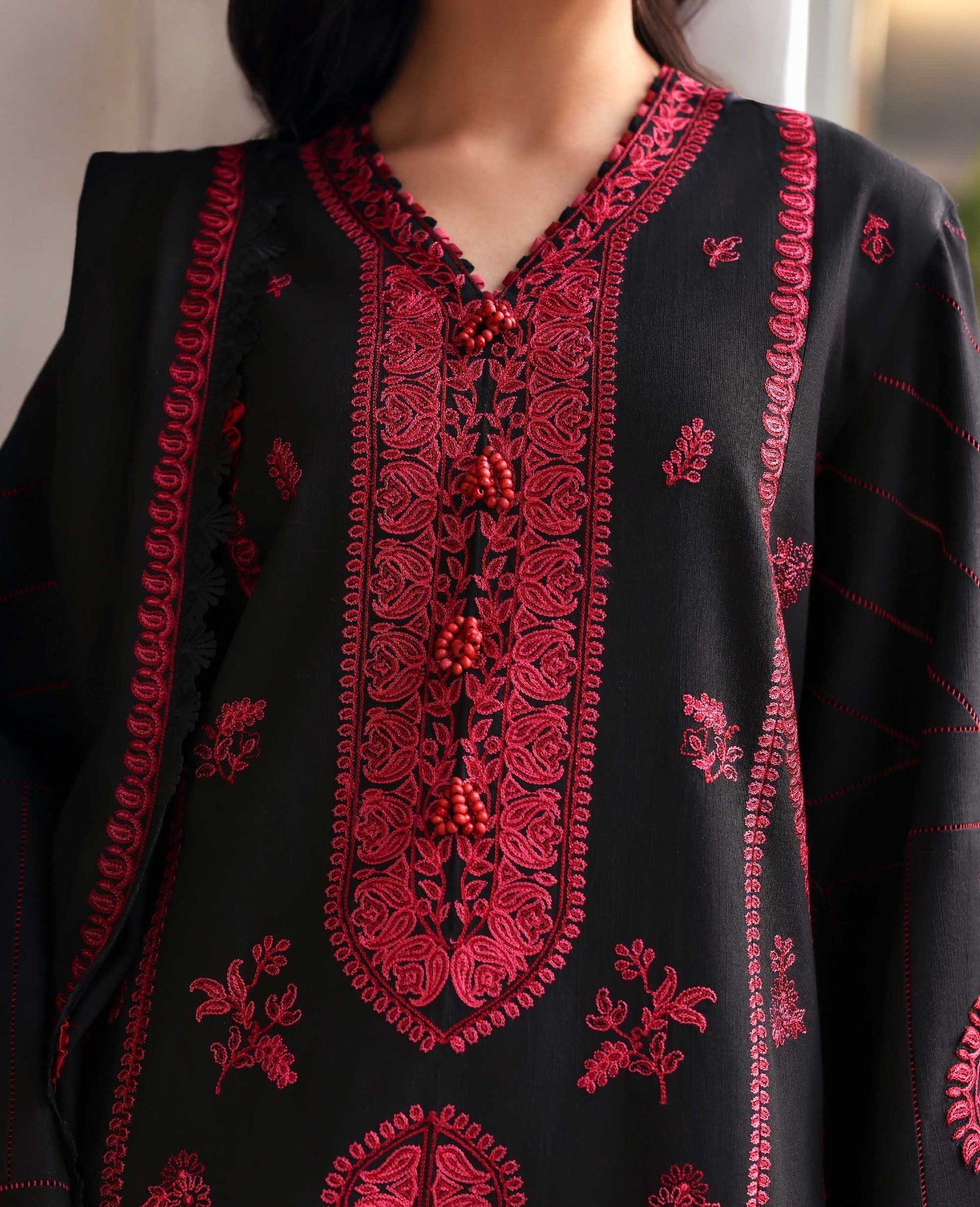 Almira – authentic Pakistani dress from the Amaris Luxury Shawl 25 collection for women in the UK