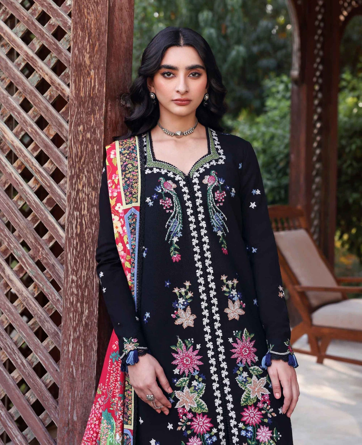 Aveline – authentic Pakistani dress from the Amaris Luxury Shawl 25 collection for women in the UK