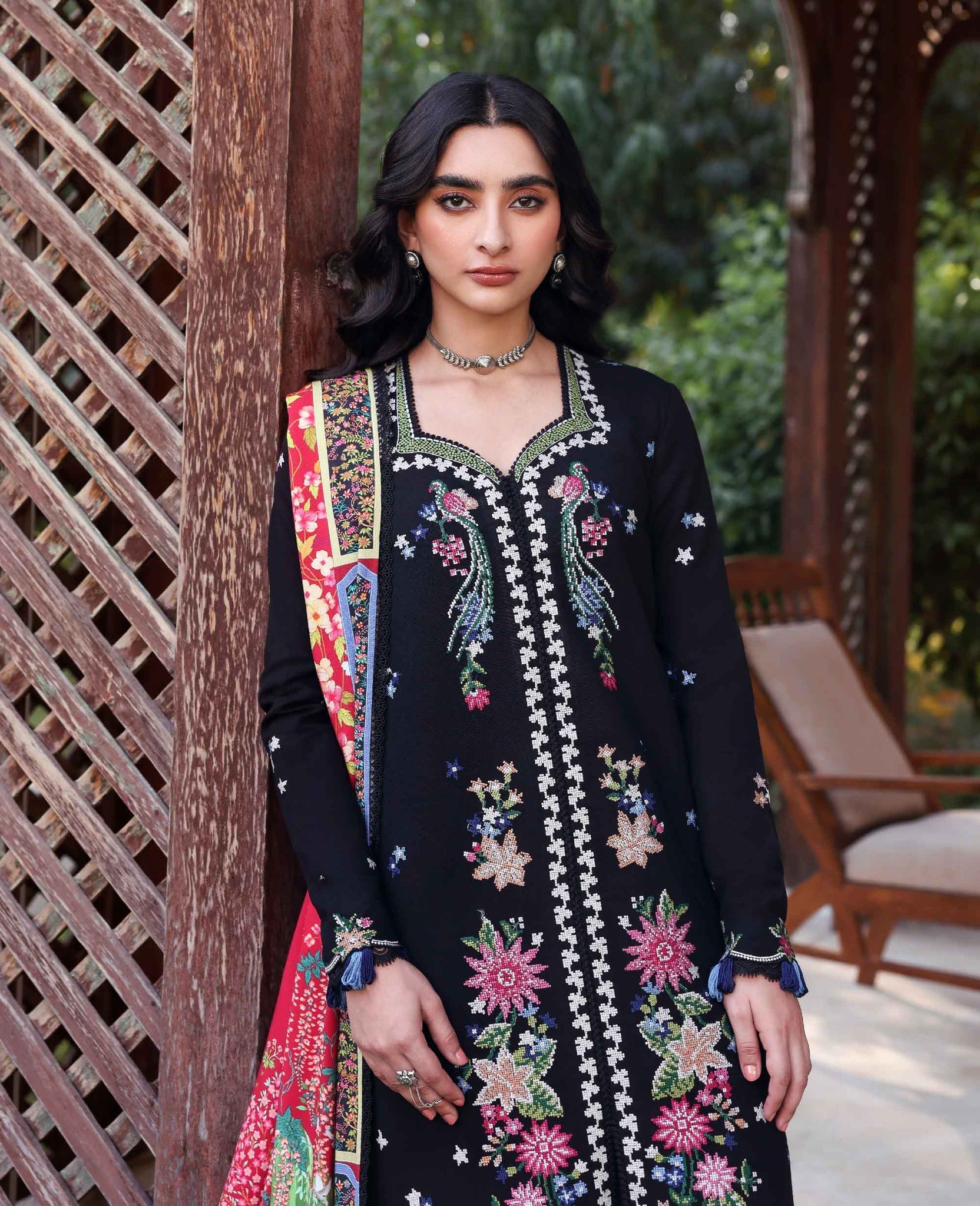Aveline – authentic Pakistani dress from the Amaris Luxury Shawl 25 collection for women in the UK