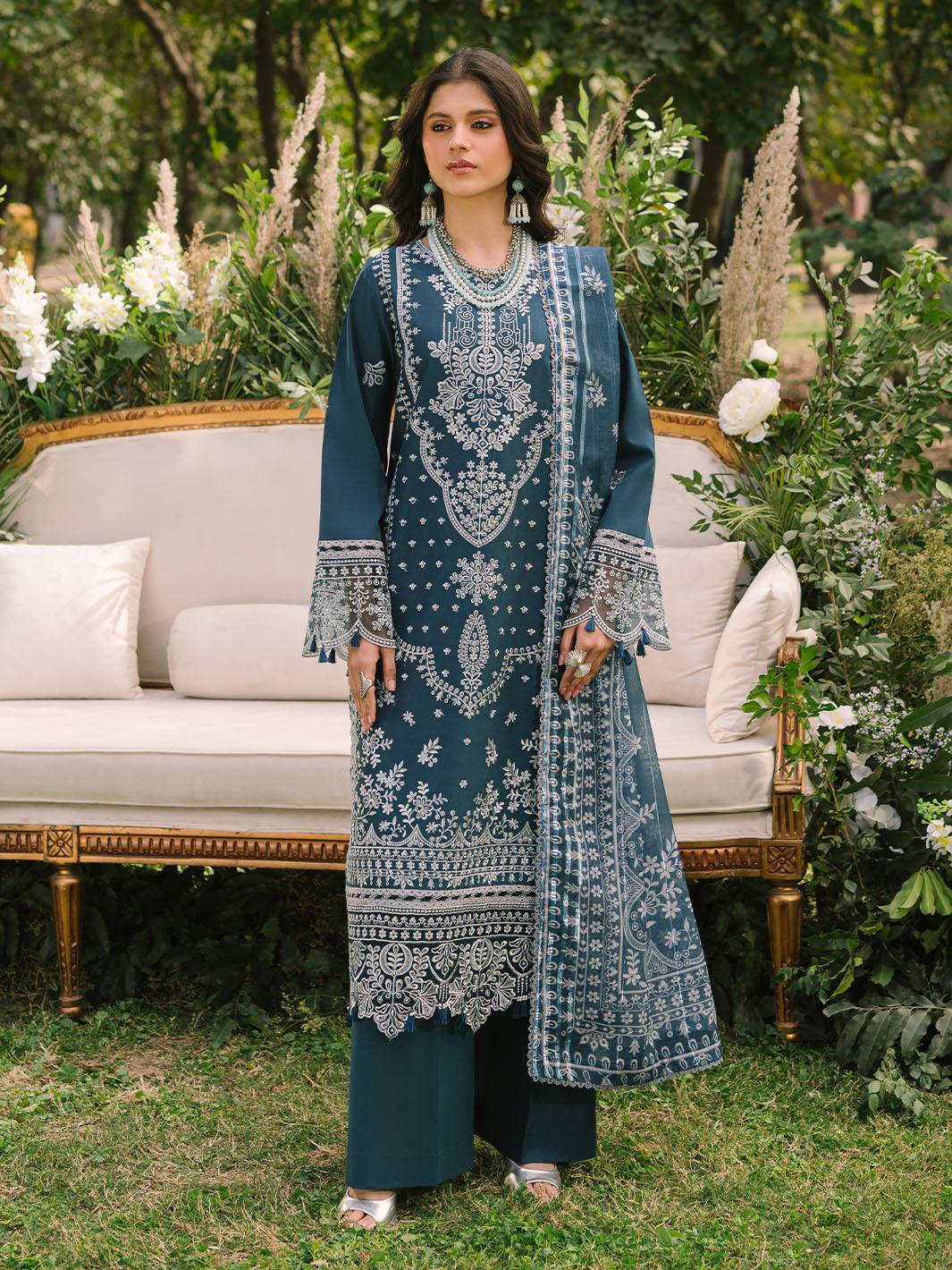 Mahnur | Dahlia Luxury Lawn 25 | Bella by Maria Faisal - Registered Vendor of : Mahnur - type : Ladies Clothes - 100% original wedding dresses