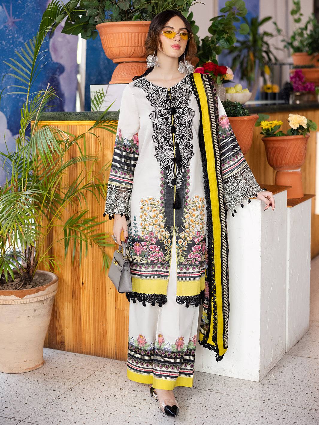 Mahnur | After Hours Luxury Lawn 25 | ChitChat Charm by Maria Faisal - Registered Vendor of : Mahnur - type : Ladies Clothes - 100% original wedding dresses