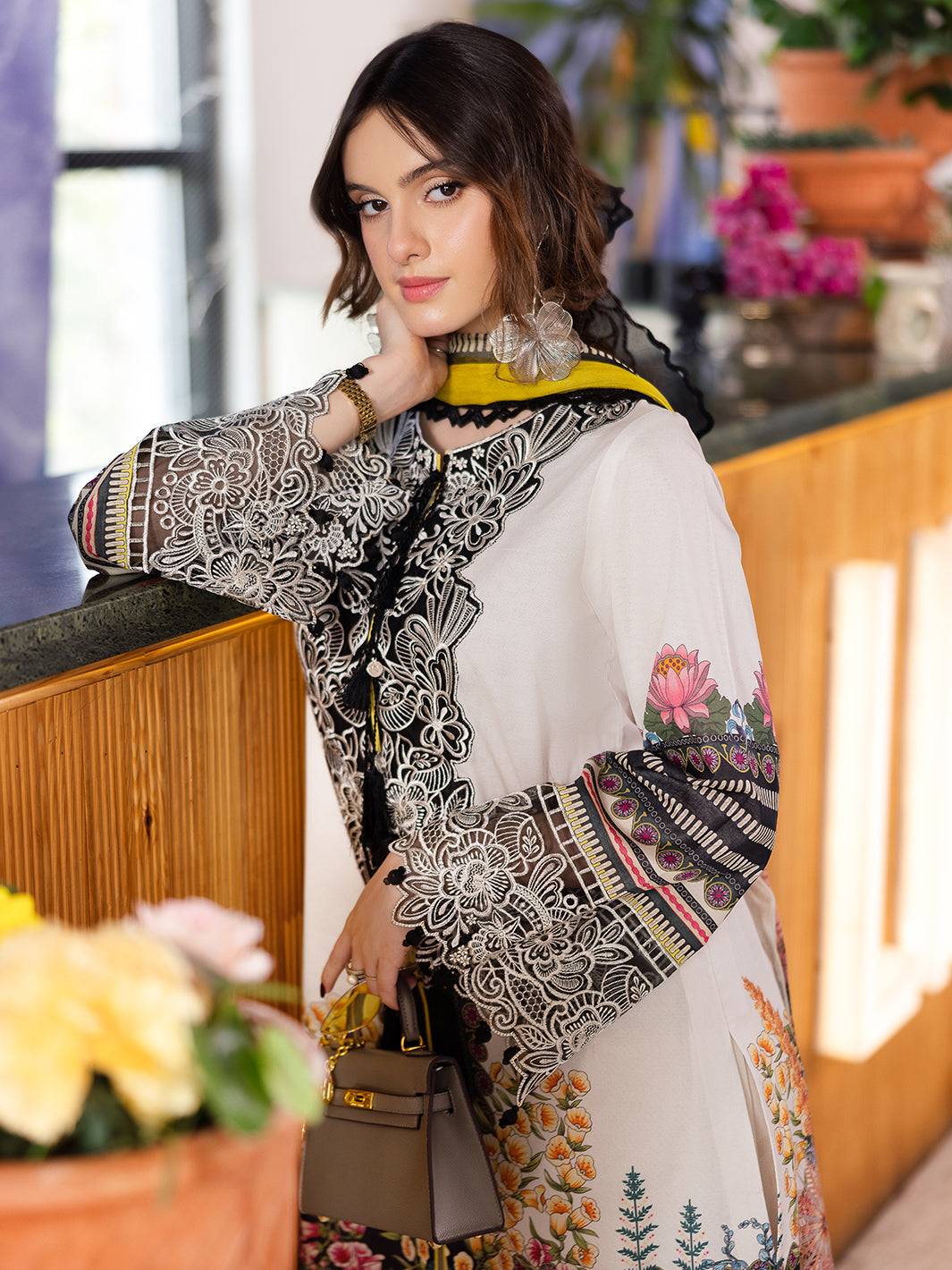Mahnur | After Hours Luxury Lawn 25 | ChitChat Charm by Maria Faisal - Registered Vendor of : Mahnur - type : Ladies Clothes - 100% original wedding dresses