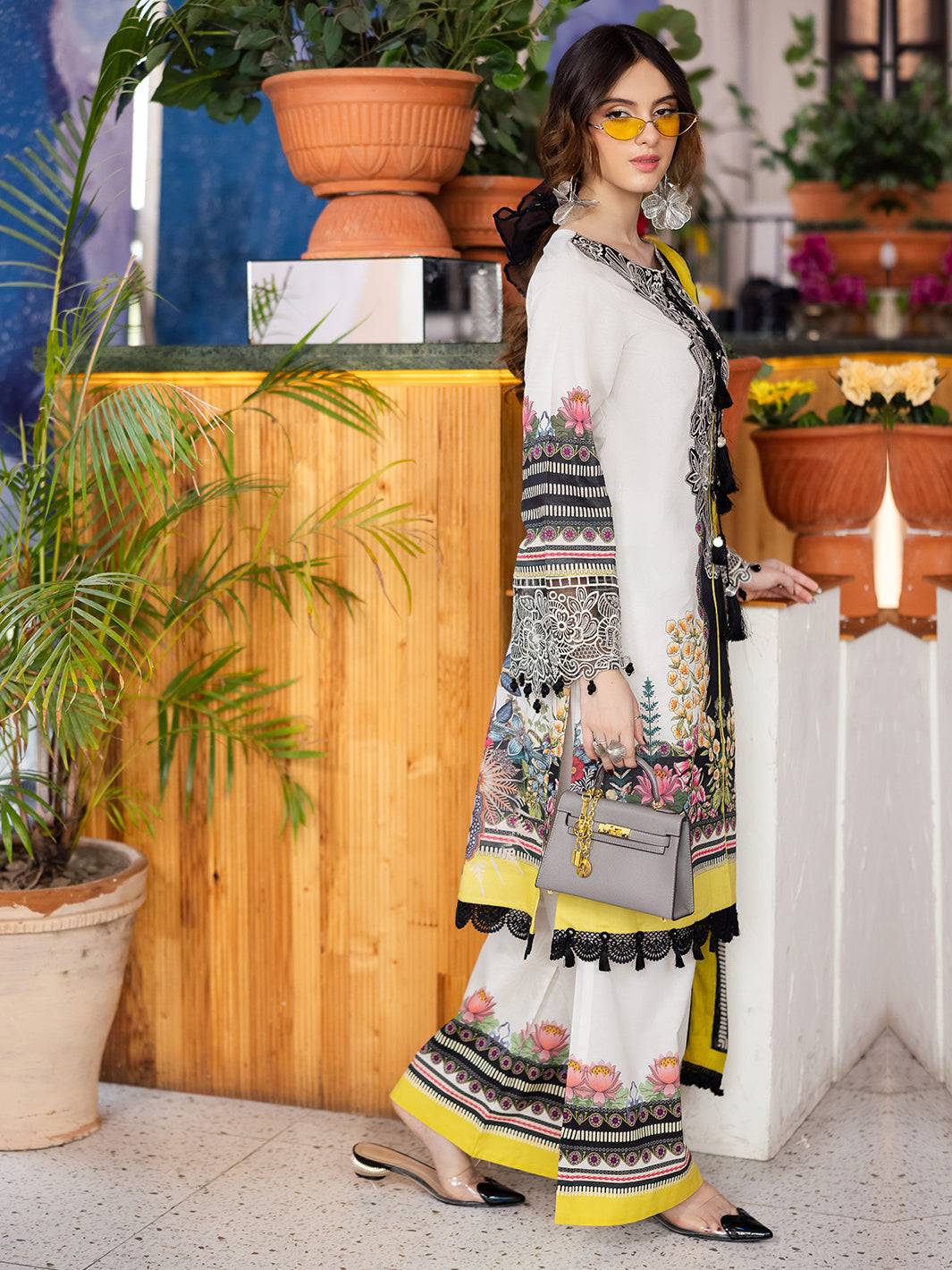 Mahnur | After Hours Luxury Lawn 25 | ChitChat Charm by Maria Faisal - Registered Vendor of : Mahnur - type : Ladies Clothes - 100% original wedding dresses