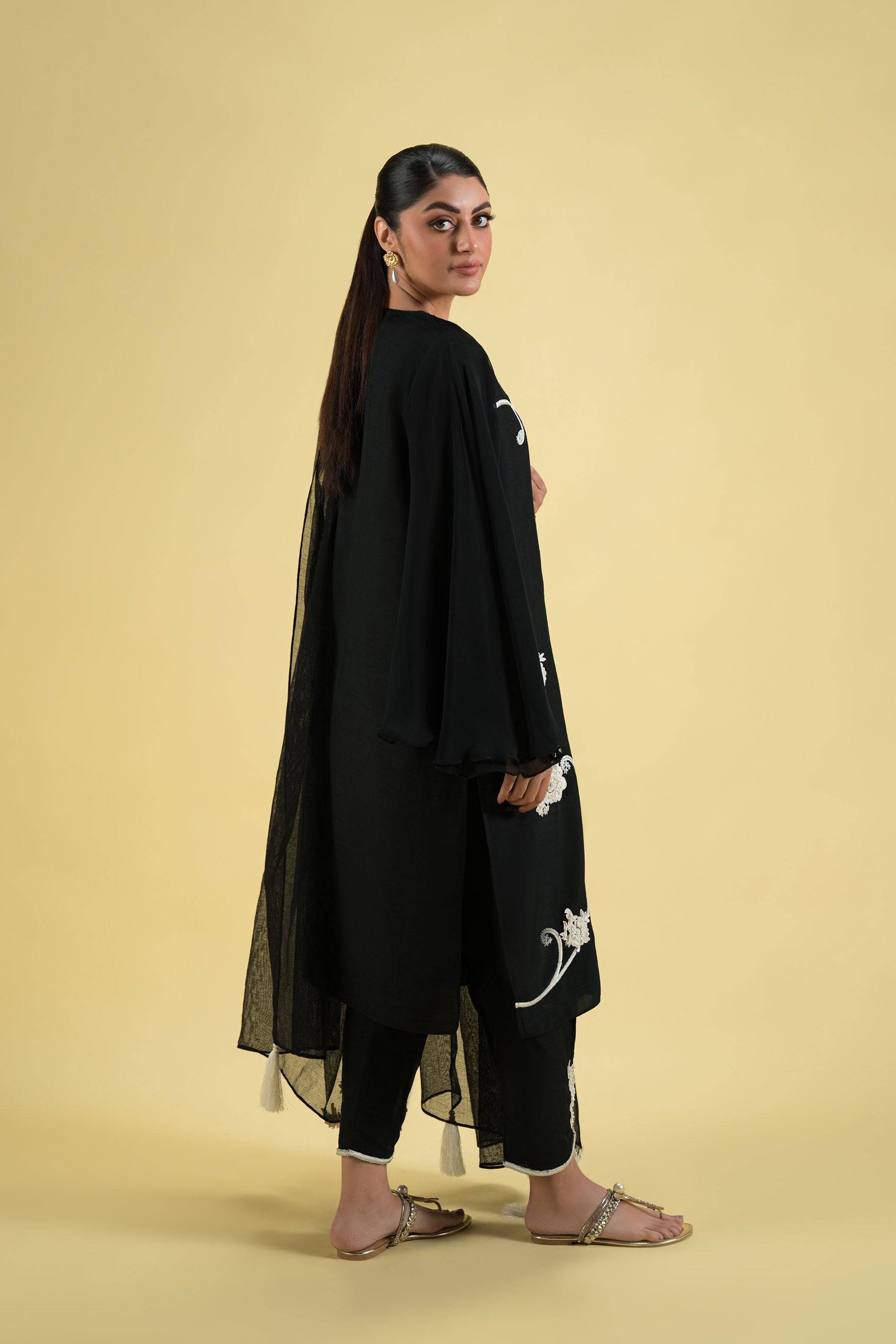 Ammara Khan | Sia 25 | D-11-B by Maria Faisal - Registered Vendor of : Ammara Khan - type : Ladies Clothes - 100% original wedding dresses