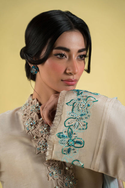 Ammara Khan | Sia 25 | D-12 by Maria Faisal - Registered Vendor of : Ammara Khan - type : Ladies Clothes - 100% original wedding dresses