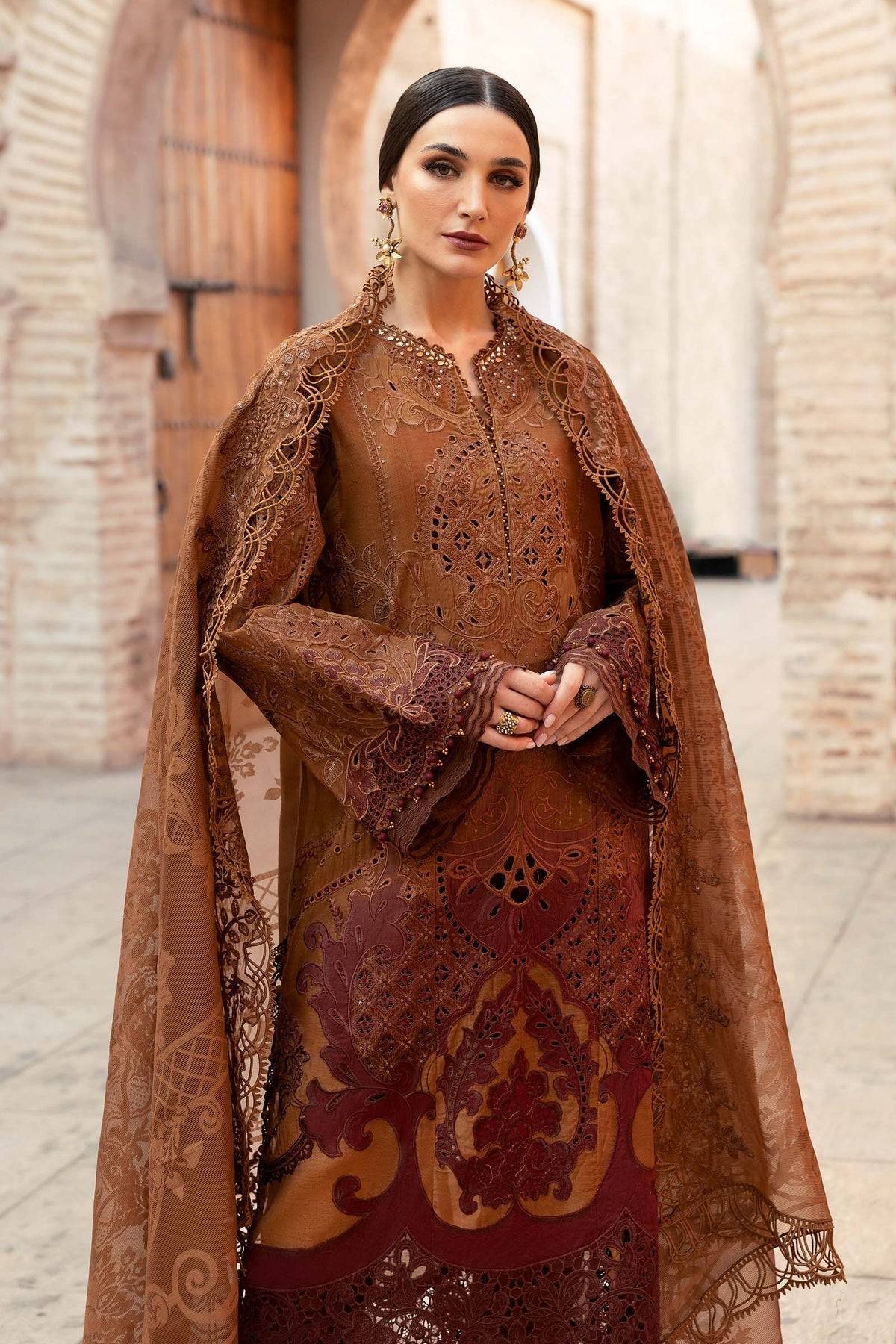 Maria B | Luxury Lawn 25 | D-2501-B by Maria Faisal - Registered Vendor of : Maria B - type : Ladies Clothes - 100% original wedding dresses