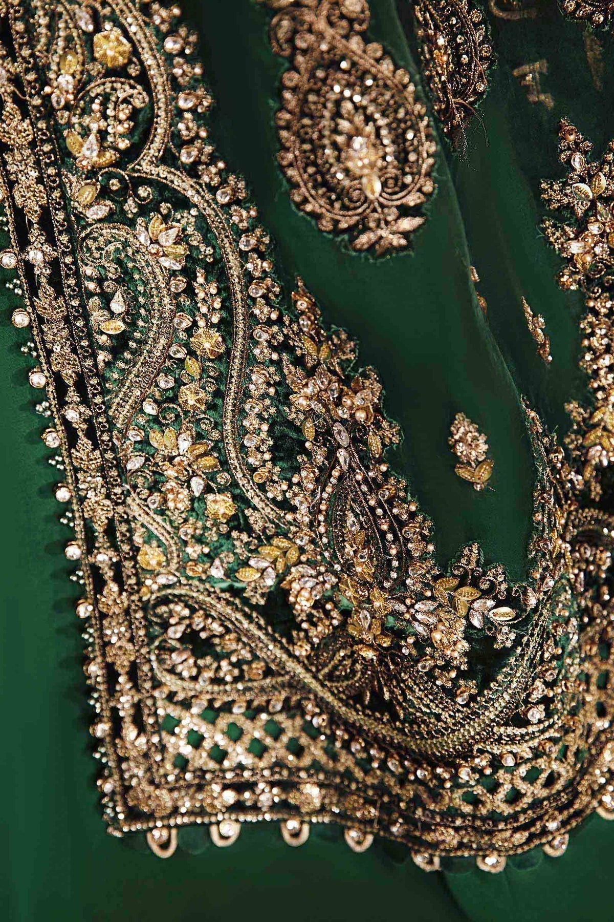 Maria B | Mbroidered Formals 24 | Velvet Suit | BD-2904 - Designer Dress with Intricate embroidery and embellishments. Shop elegent wedding dress at Maria Faisal.