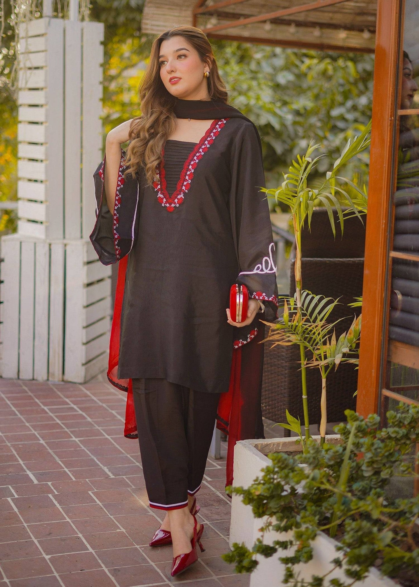 Fozia Khalid | Silk Spire | NOIR by Maria Faisal - Registered Vendor of : Fozia Khalid - type : Ladies Clothes - 100% original wedding dresses