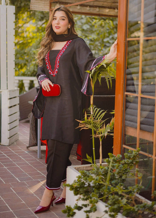 Fozia Khalid | Silk Spire | NOIR by Maria Faisal - Registered Vendor of : Fozia Khalid - type : Ladies Clothes - 100% original wedding dresses