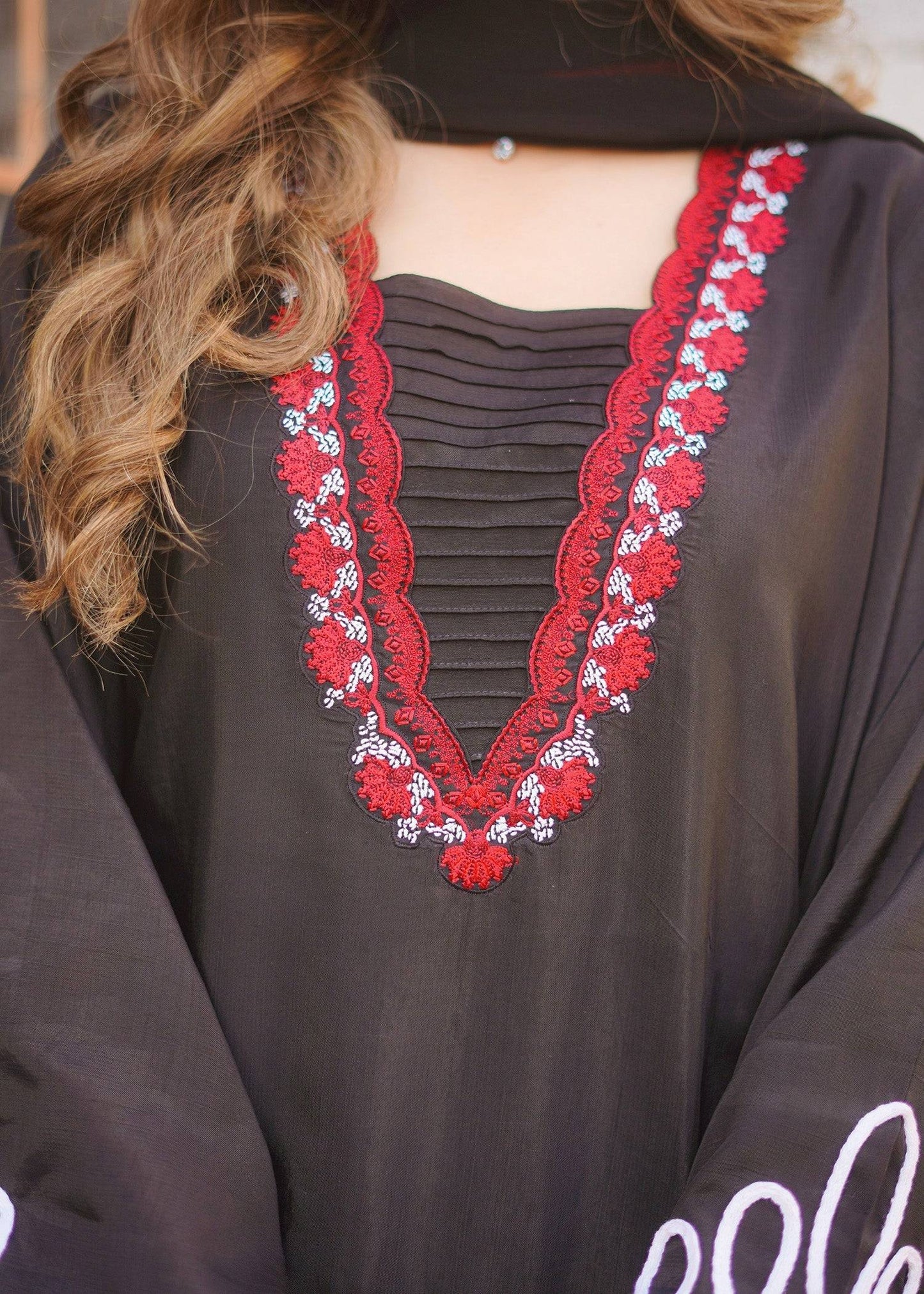 Fozia Khalid | Silk Spire | NOIR by Maria Faisal - Registered Vendor of : Fozia Khalid - type : Ladies Clothes - 100% original wedding dresses