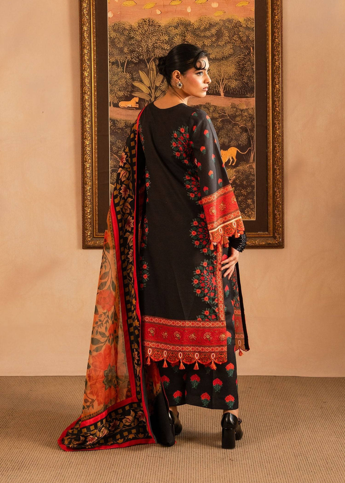 Maria Osama Khan | Retro Lawn 25 | Raila by Maria Faisal - Registered Vendor of : Maria Osama Khan - type : Ladies Clothes - 100% original wedding dresses