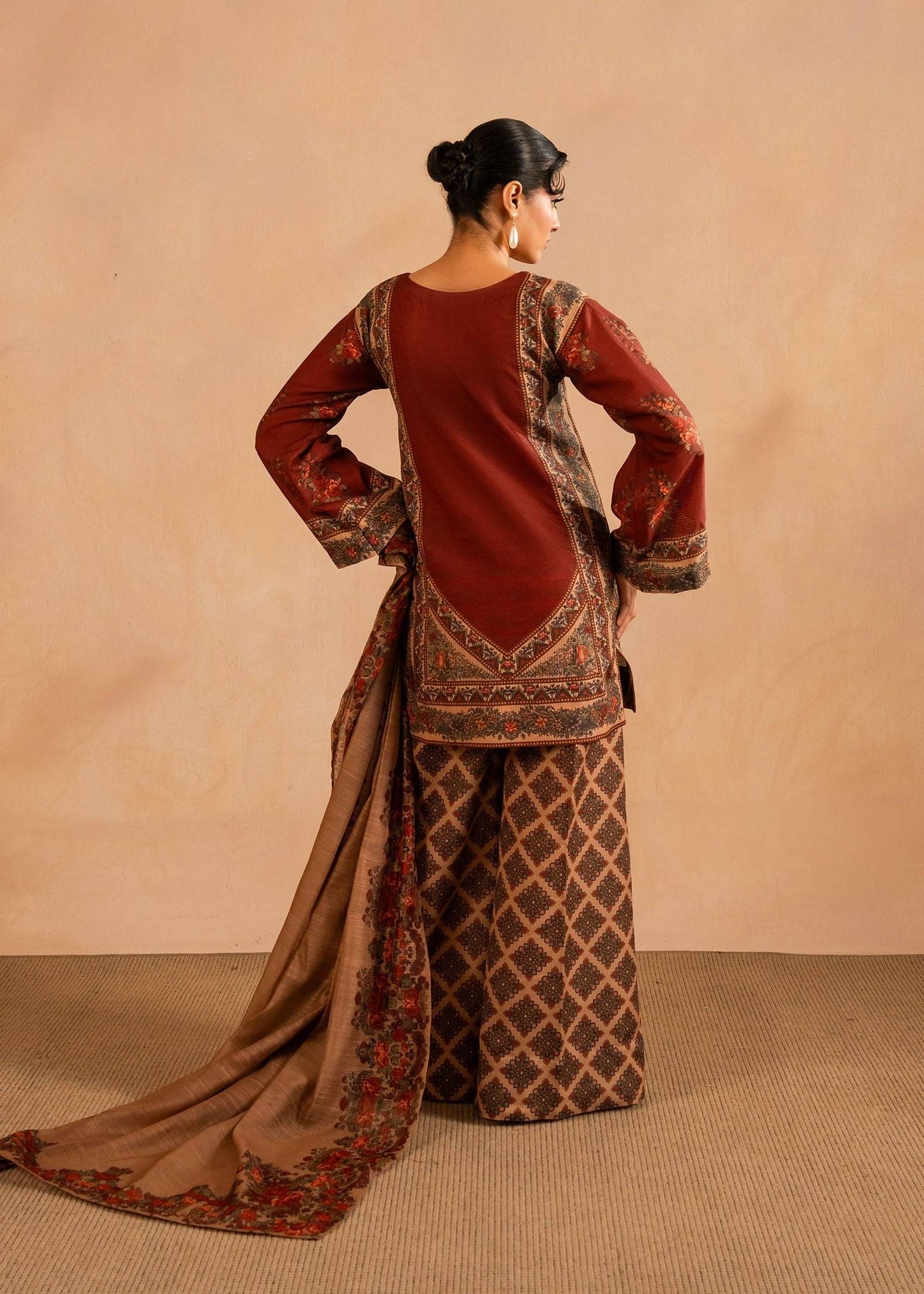 Maria Osama Khan | Retro Lawn 25 | Berra by Maria Faisal - Registered Vendor of : Maria Osama Khan - type : Ladies Clothes - 100% original wedding dresses