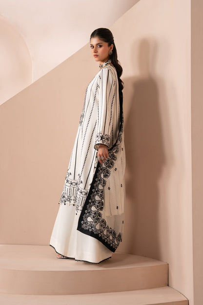 Xenia Formals | Zaeva Formals | OMAVI - Formal Dress - available at Maria Faisal in UK and USA.