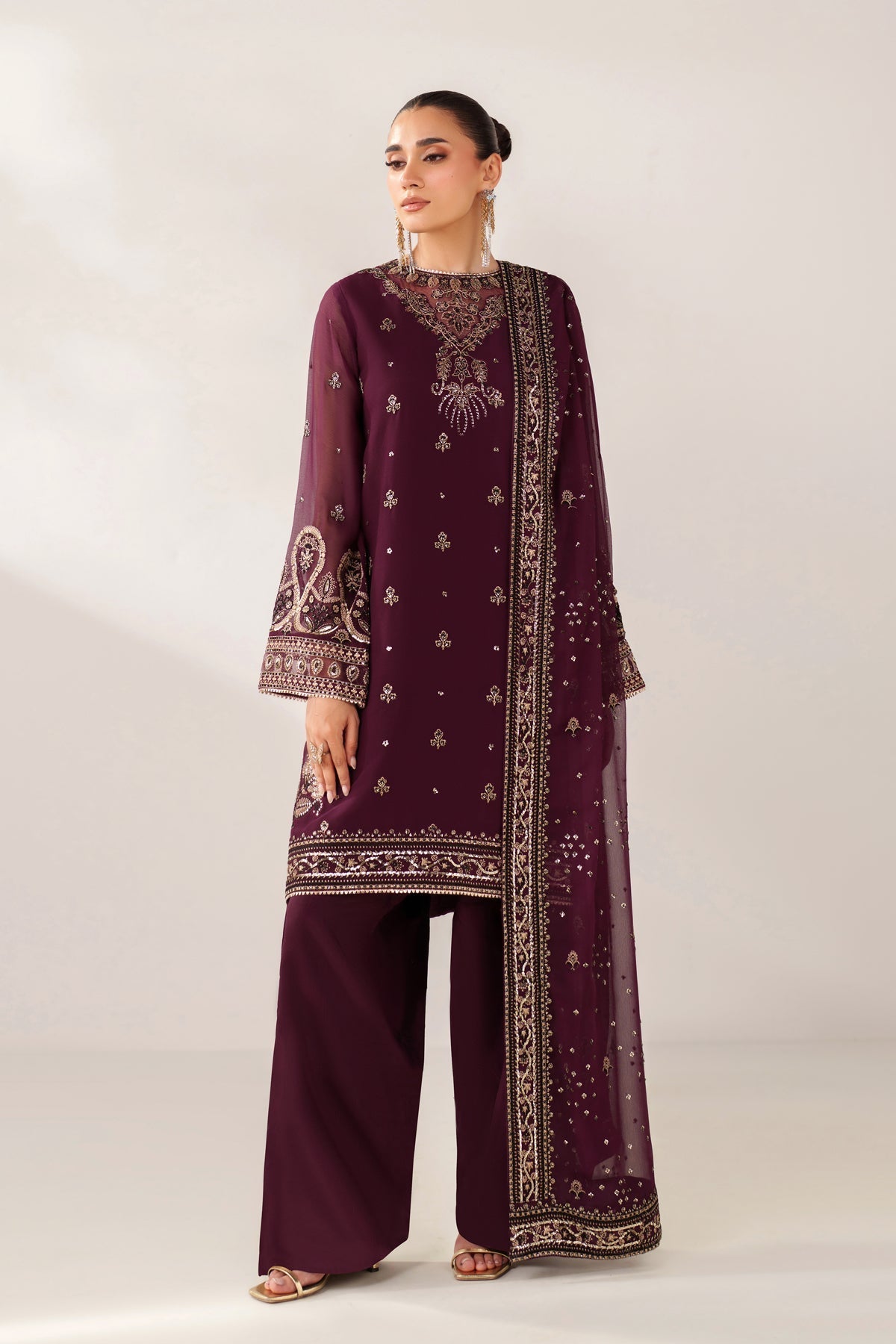 NURI – authentic Pakistani dress from the Luxury Formals 25 collection for women in the UK