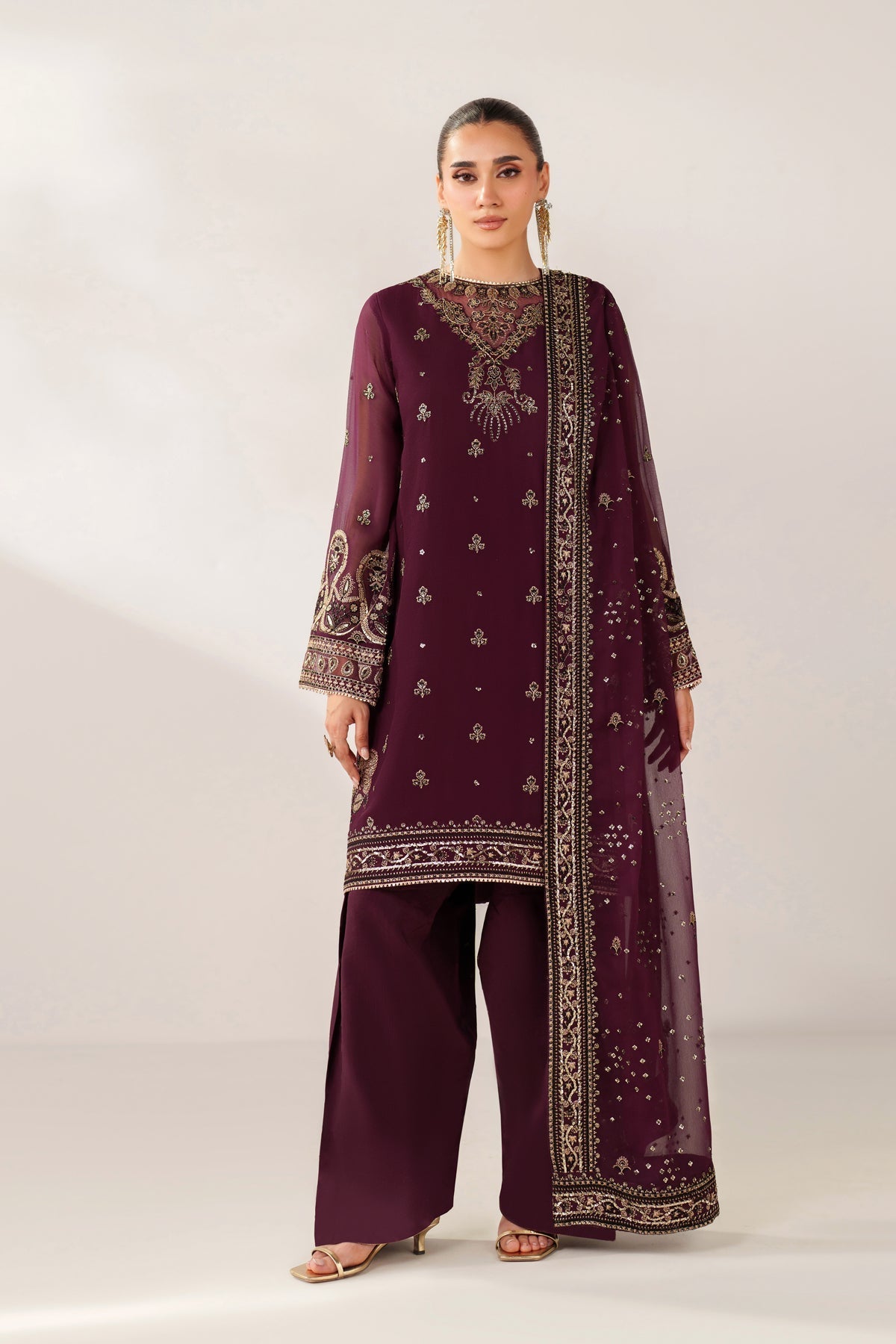 NURI – authentic Pakistani dress from the Luxury Formals 25 collection for women in the UK