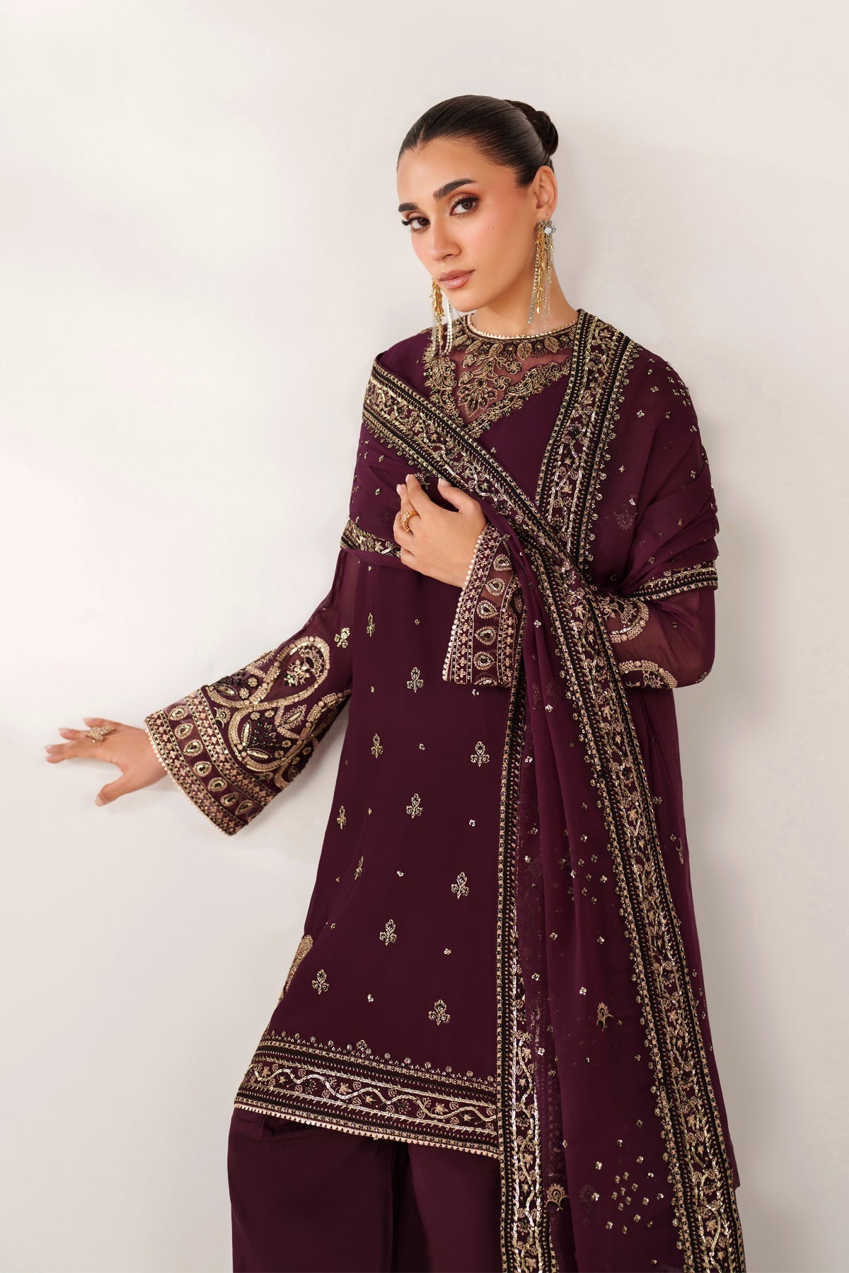NURI – authentic Pakistani dress from the Luxury Formals 25 collection for women in the UK